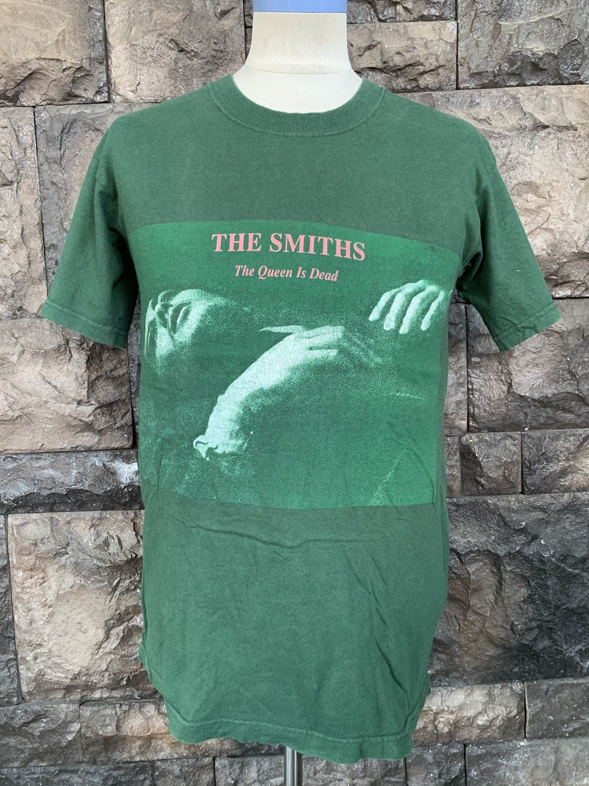 Image of Band Tees x Rock T Shirt Vintage The Smiths The Queen Is Dead Rock Band T Shirt in Green (Size Smal