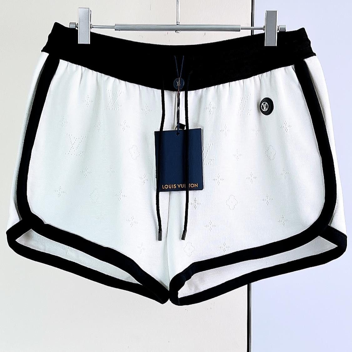 Louis Vuitton LOUIS VUITTON Monogram Knit Shorts Size M Size 28" / US 6 / IT 42 - 1 Thumbnail