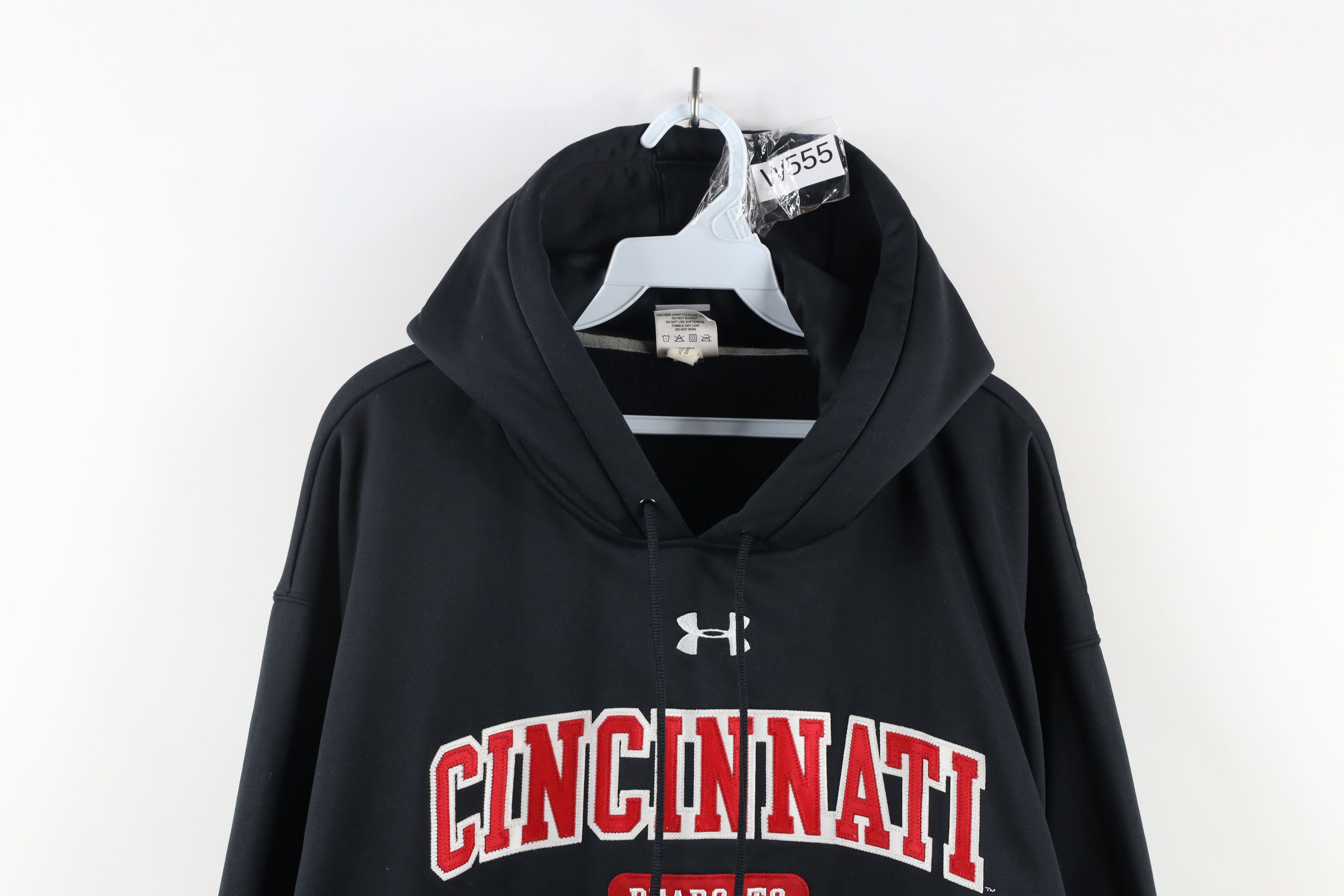 Under Armour × Vintage Under Armour University of Cincinnati Football Hoodie Black Size US XXL / EU 58 / 5 - 2 Thumbnail