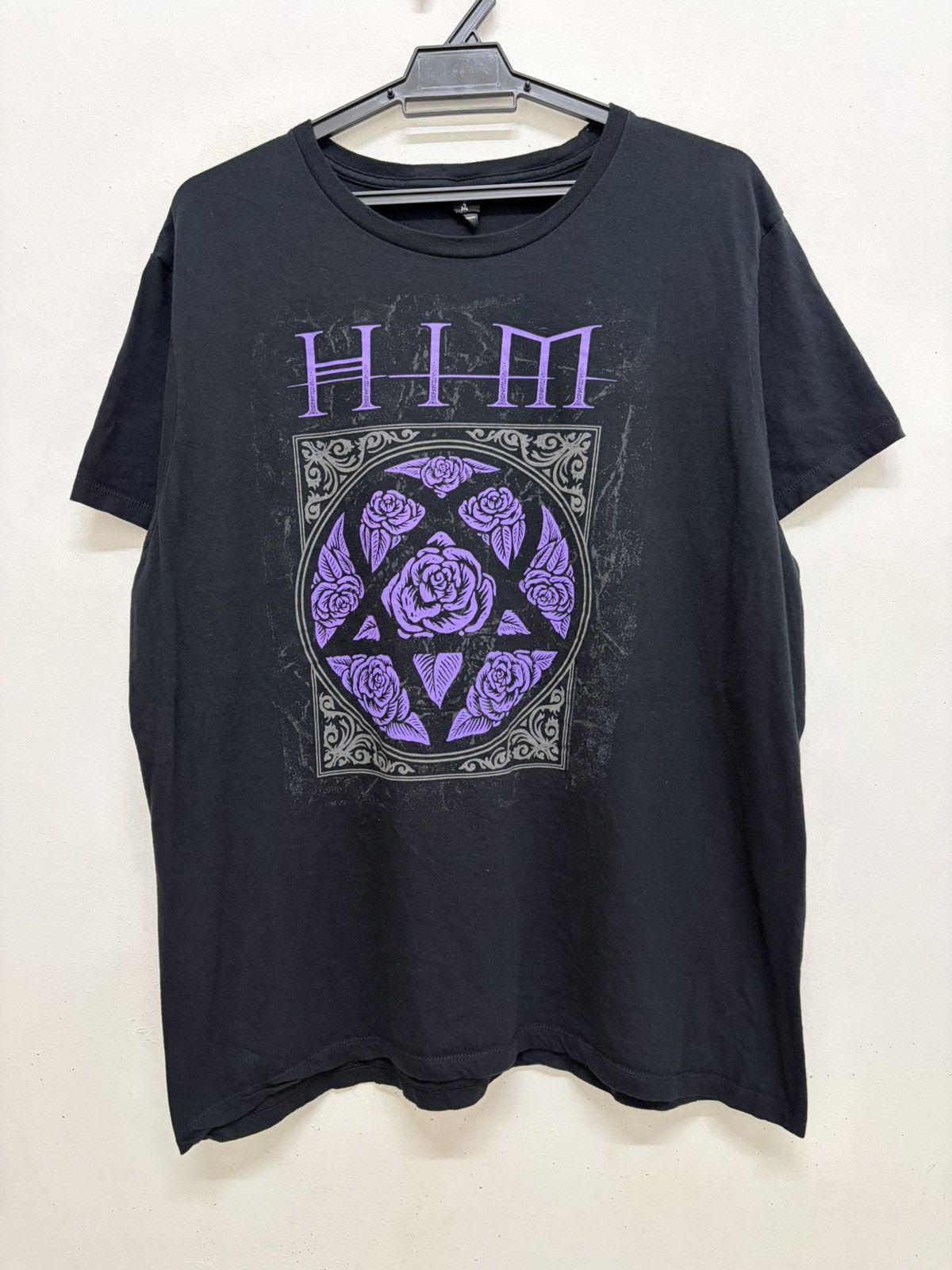 Band Tees HIM FINNISH GOTHIC ROCK BAND TEE HEARTAGRAM GOTH ROSES LOGO Size US XXL / EU 58 / 5 - 1 Thumbnail