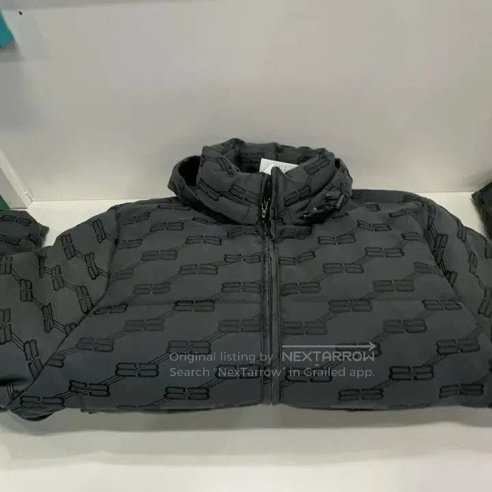 Balenciaga Balenciaga SS23 Printed Long Sleeve Jacket. Size US S / EU 44-46 / 1 - 3 Thumbnail