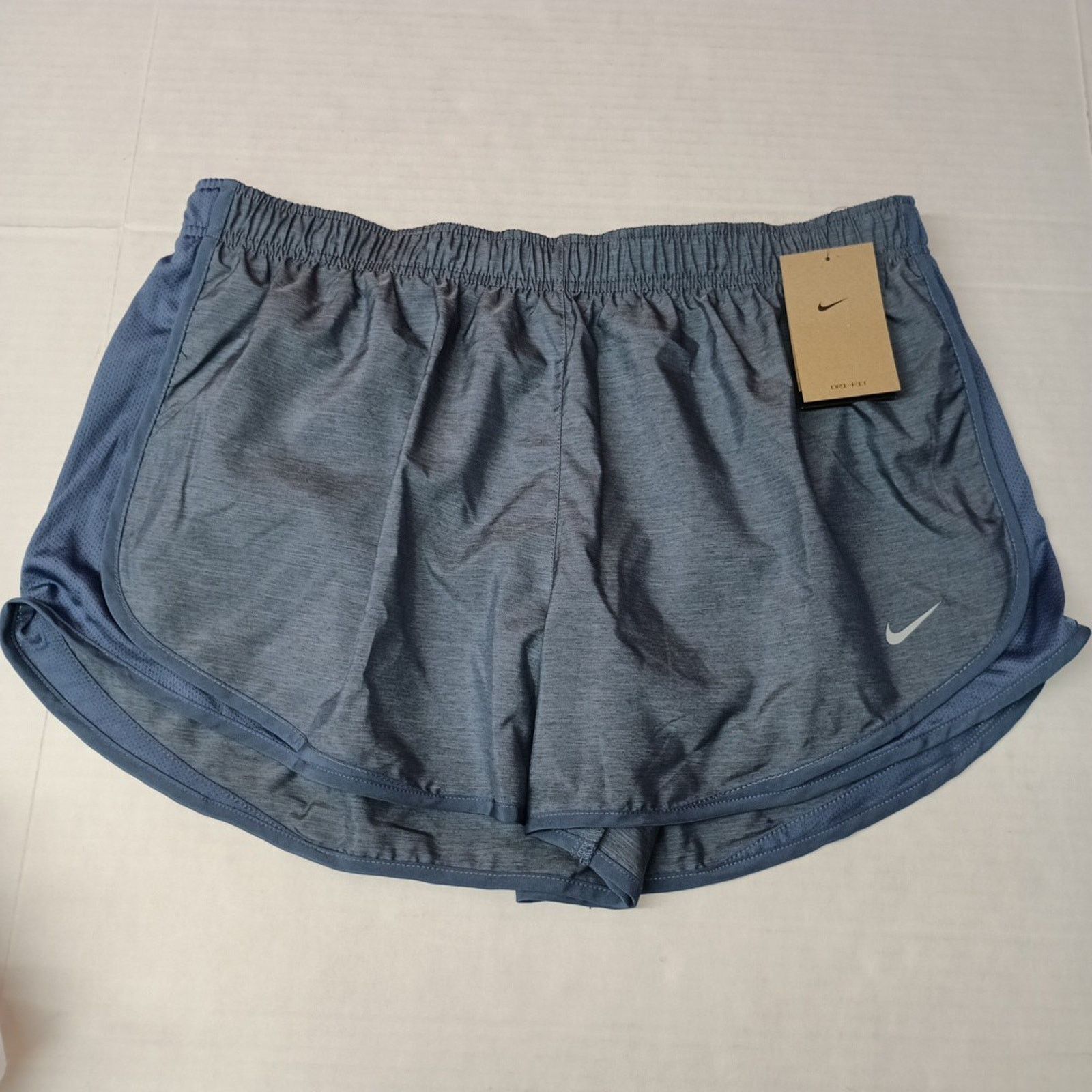 Nike Nike Tempo Running Shorts Women's 2XL Blue Dri-Fit CU8890 Size 36" / US 14 / IT 50 - 1 Thumbnail