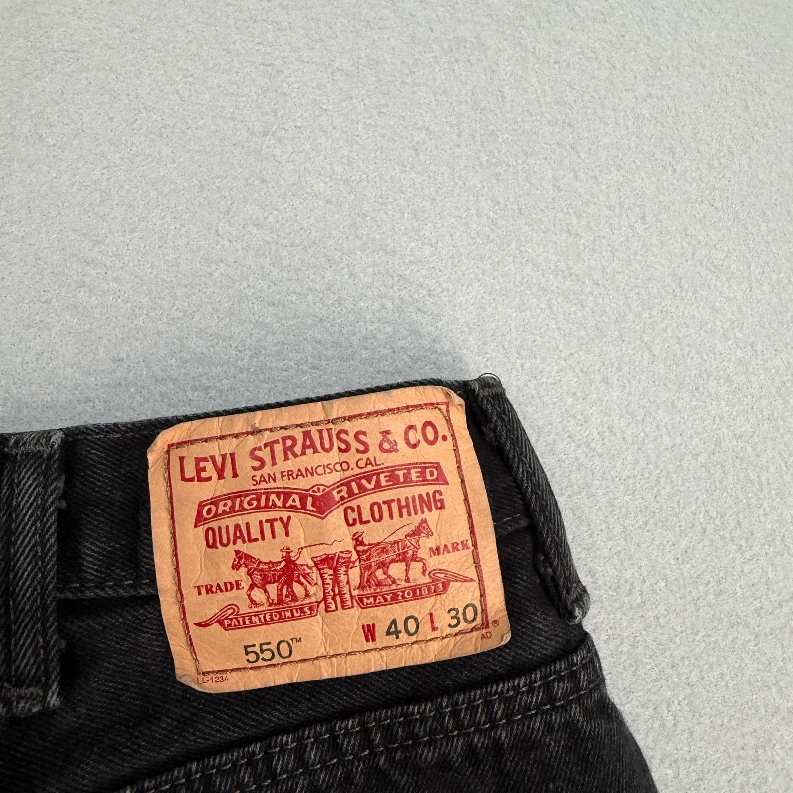 Levi's Vintage Levis 550 Relaxed Fit Jeans Men's 40x30 Black y2k Size US 40 / EU 56 - 6 Thumbnail