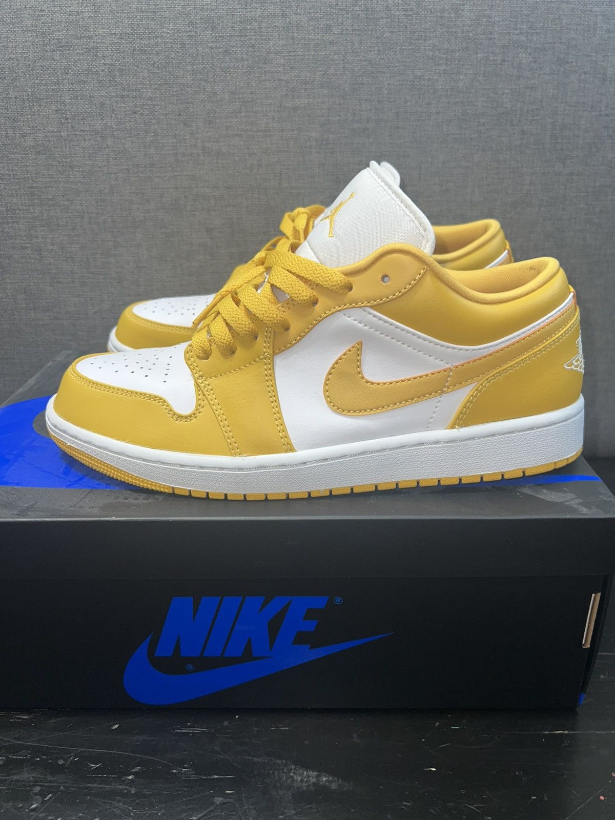 Jordan Brand × Nike Jordan 1 low Pollen Size US 9.5 / EU 42-43 - 1 Thumbnail