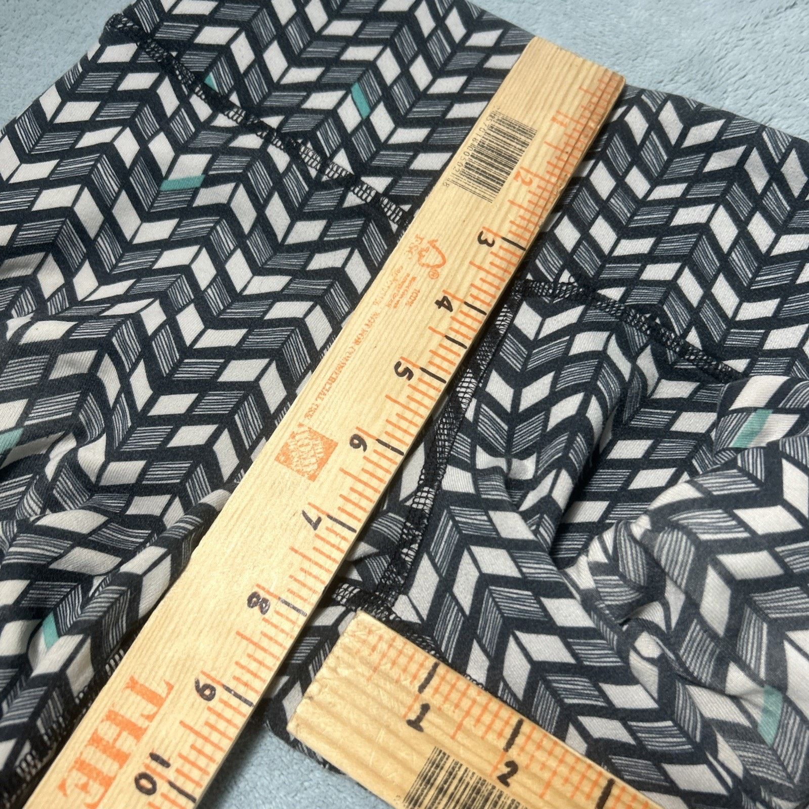 Alo ALO Warm Up Sculpting Leggings XS 25x28 Retro Striped Size 25" / US 0 / IT 36 - 14 Thumbnail