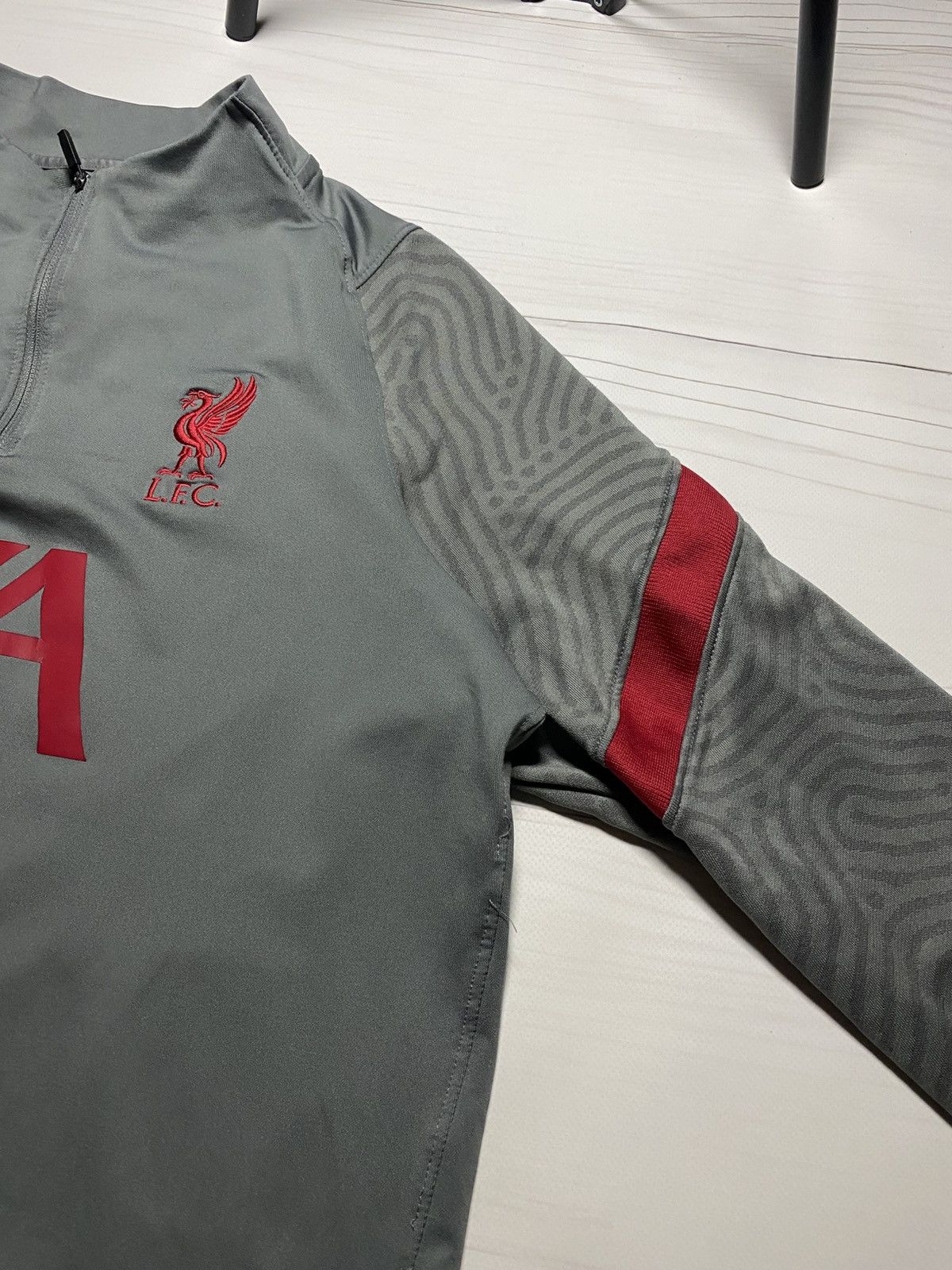 Nike Nike Liverpool FC training longsleeve football y2k jersey Size US L / EU 52-54 / 3 - 9 Thumbnail