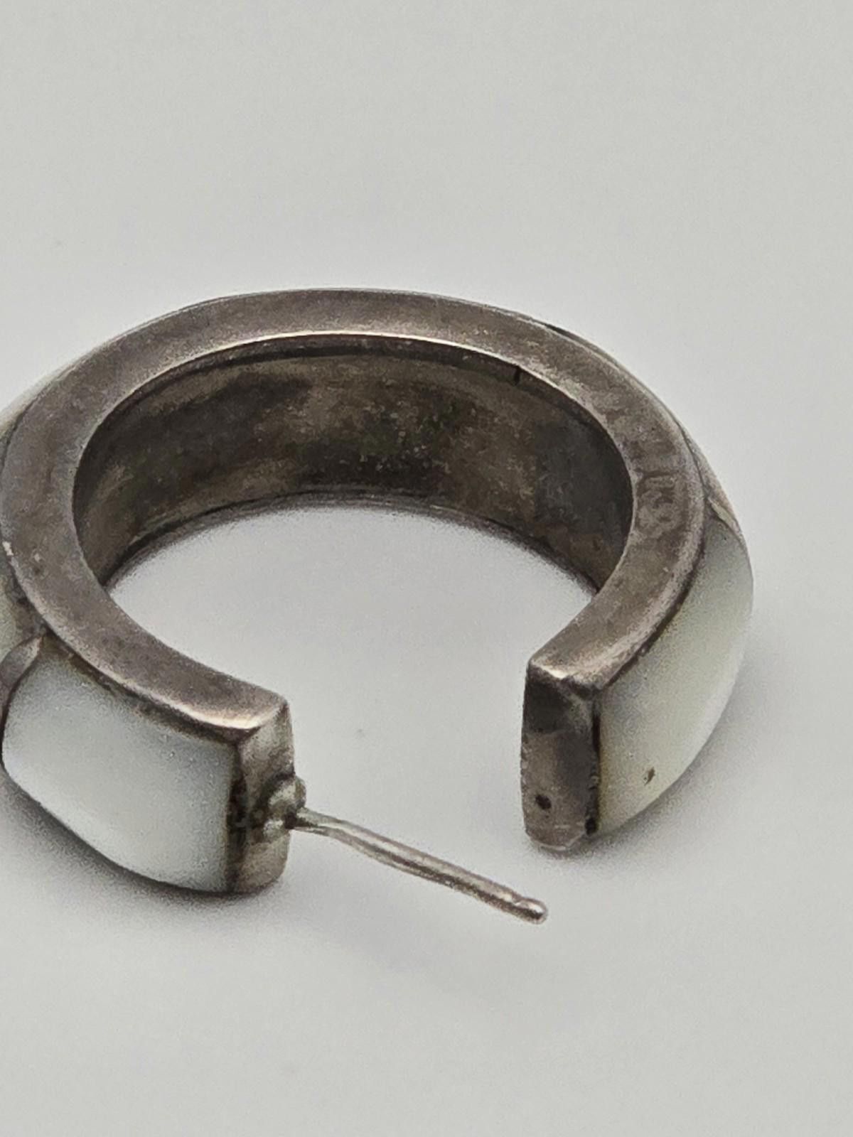 The Unbranded Brand Vintage Silver Mother-of-Pearl Inlay Half-Hoop Earrings Size ONE SIZE - 3 Thumbnail