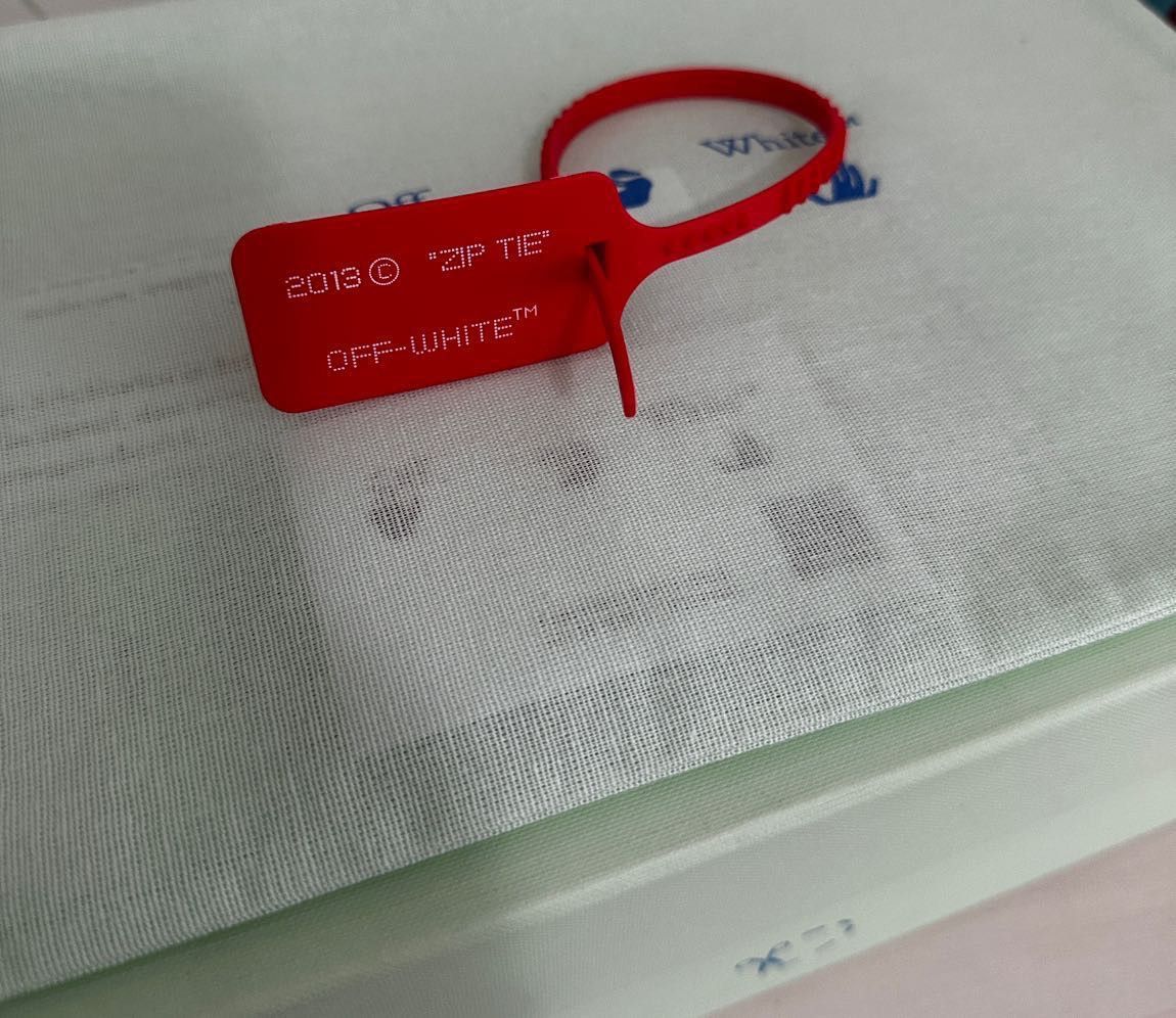 Off-White Off white zip tie tag Size 44 - 1 Thumbnail