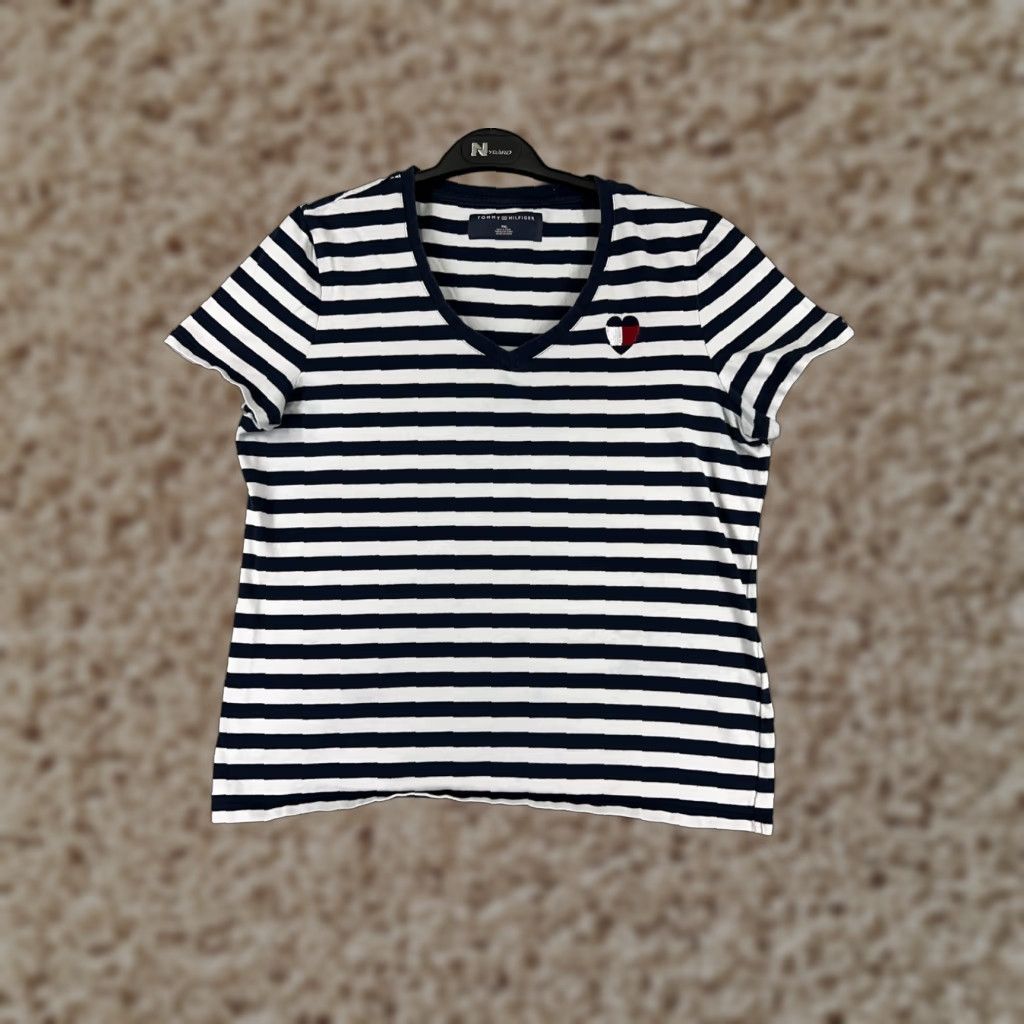 Tommy Hilfiger Tommy Hilfiger Shirt Womens Extra Large Blue Striped Petite Heart Embroidered Size XL / US 12-14 / IT 48-50 - 1 Thumbnail