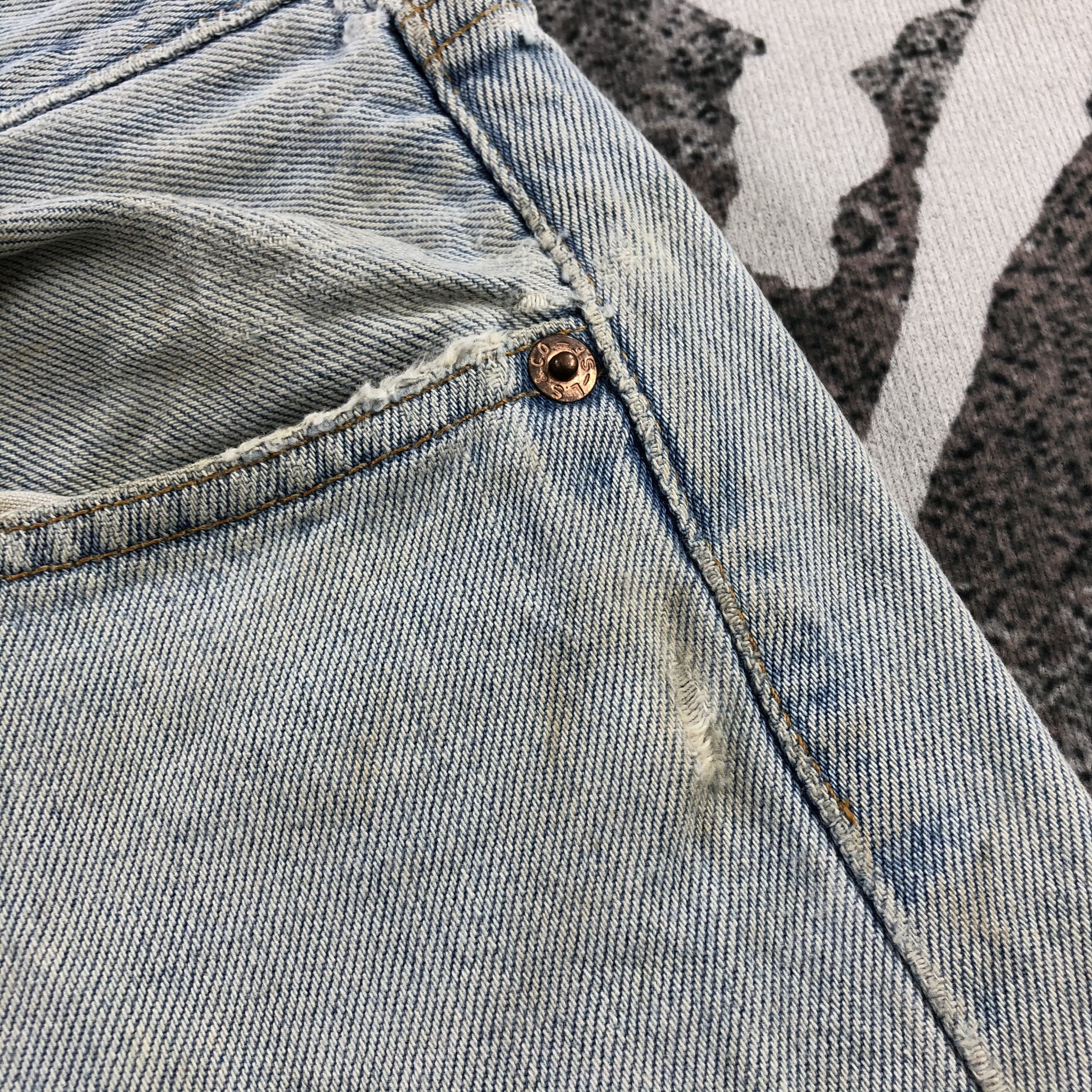 Levi's Vintage 90s Levi's 501 Jeans Dirty Light wash Denim KJ791 Size US 34 / EU 50 - 10 Thumbnail