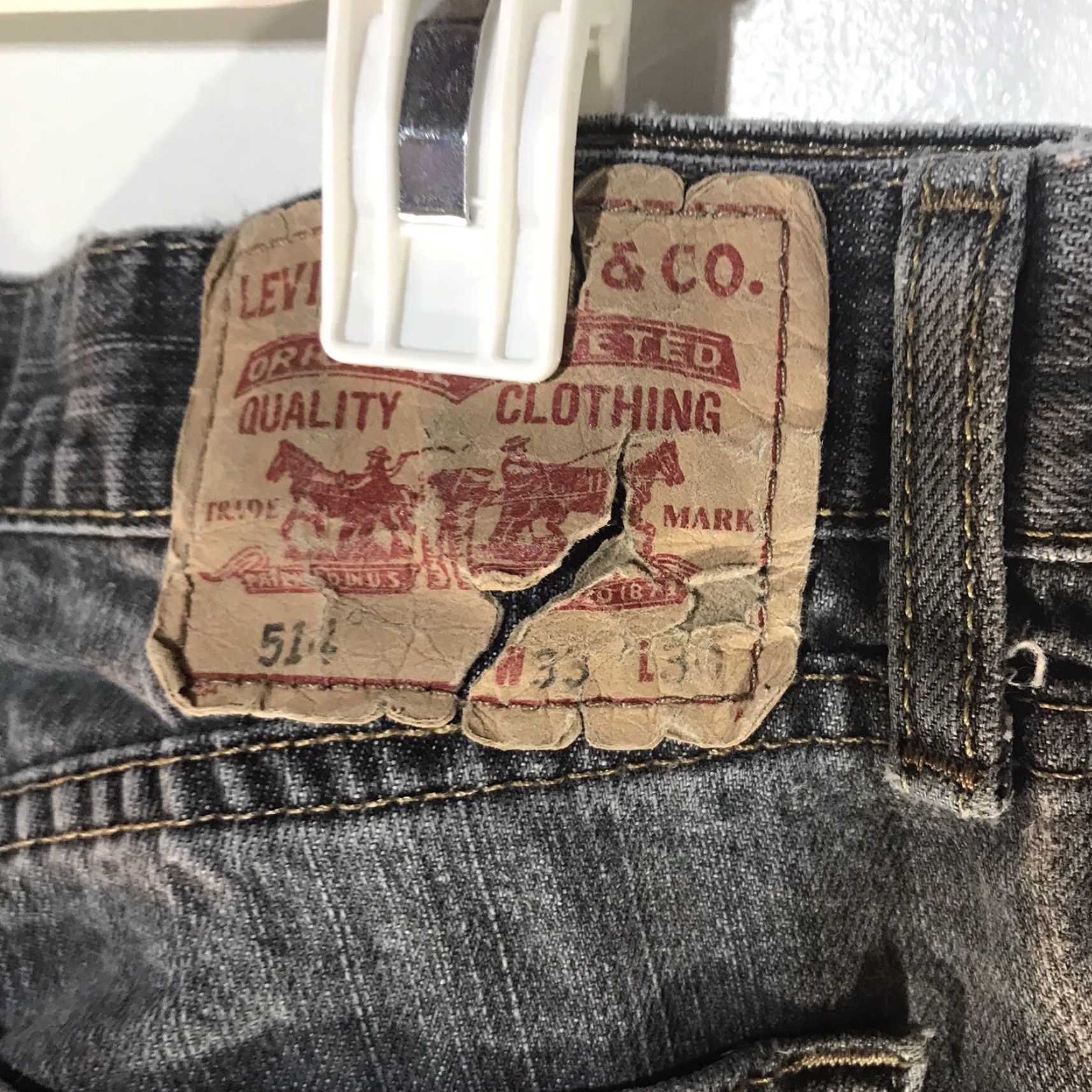 Levi's VINTAGE Levi's 514 Men’s Jeans Slim Straight 33x30 Cotton Gray Wash 90s Logo Made in Mexico Size US 33 - 4 Thumbnail
