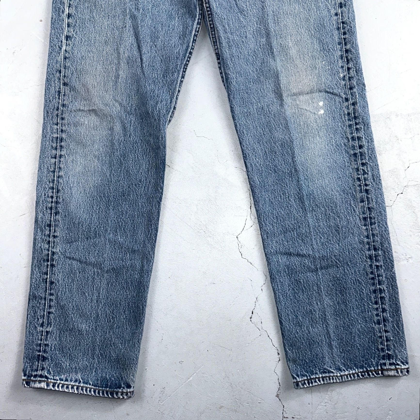 Levi's VINTAGE Levi's 501 Jeans Men Straight 90s USA Blue Light Wash 35x34 Inseam 34 Mid Rise Regular Fit 100% Cotton Denim Size US 35 - 3 Thumbnail