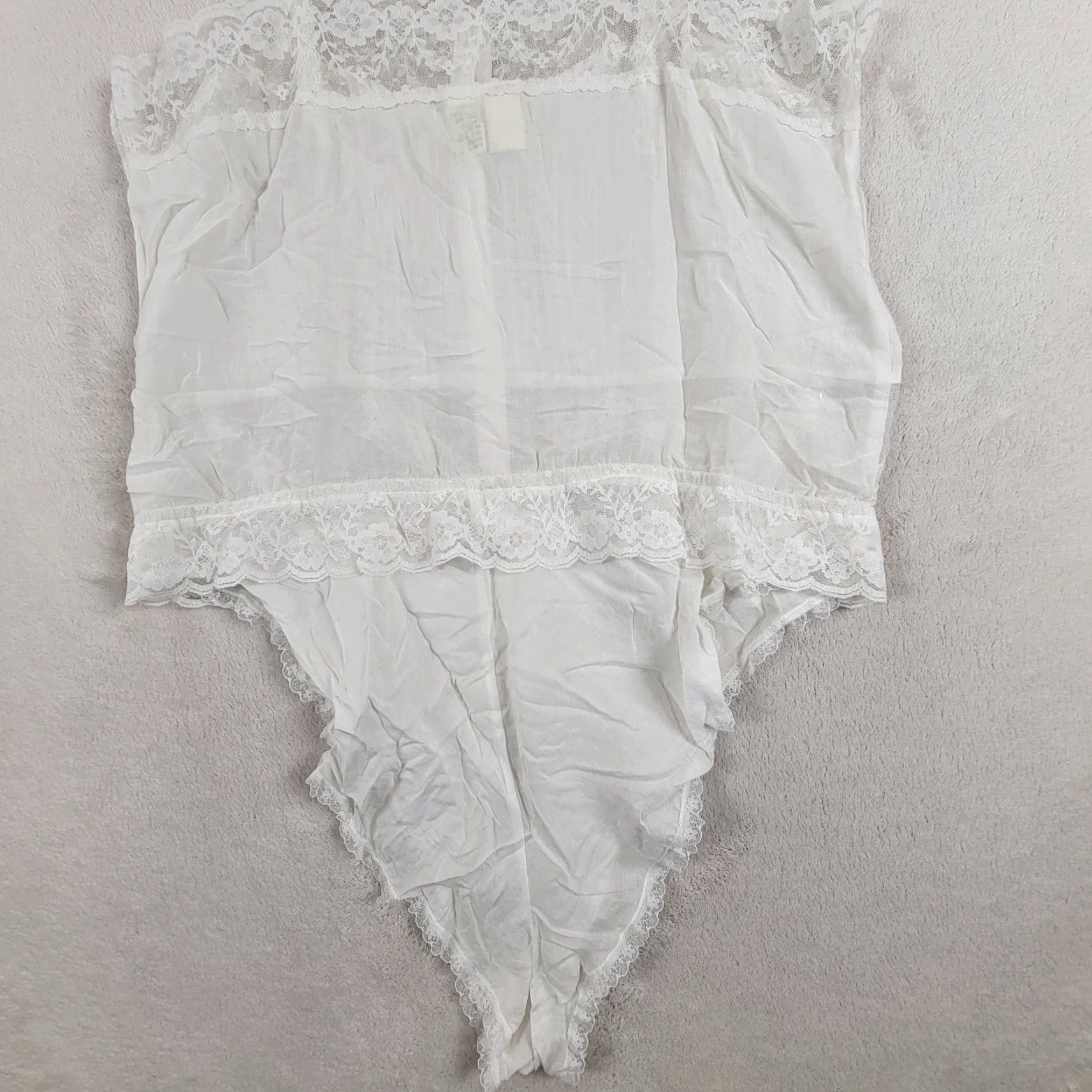 Victoria's Secret VINTAGE Victoria's Secret Teddy Bodysuit Ivory Lace Satin 1990s M Womens Size M / US 6-8 / IT 42-44 - 4 Thumbnail