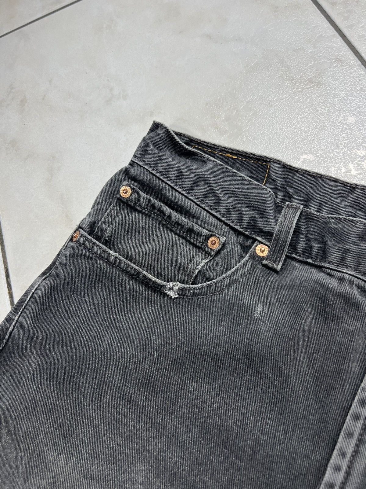Levi's Vintage 90s Levi’s 550 relaxed fit baggy washed denim jeans Size US 36 / EU 52 - 11 Thumbnail