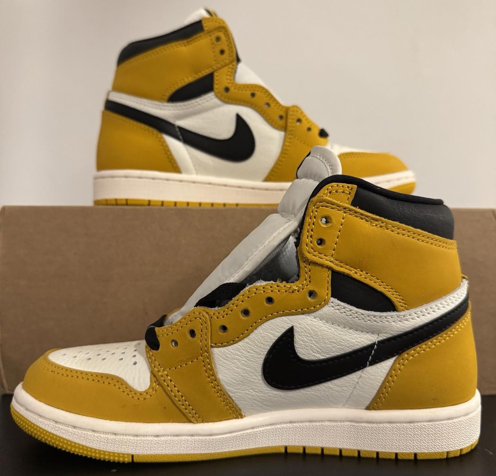 Jordan Brand Size 4.5 Mens Jordan 1 Retro High OG Yellow Ochre Size US 5 / EU 37 - 3 Thumbnail