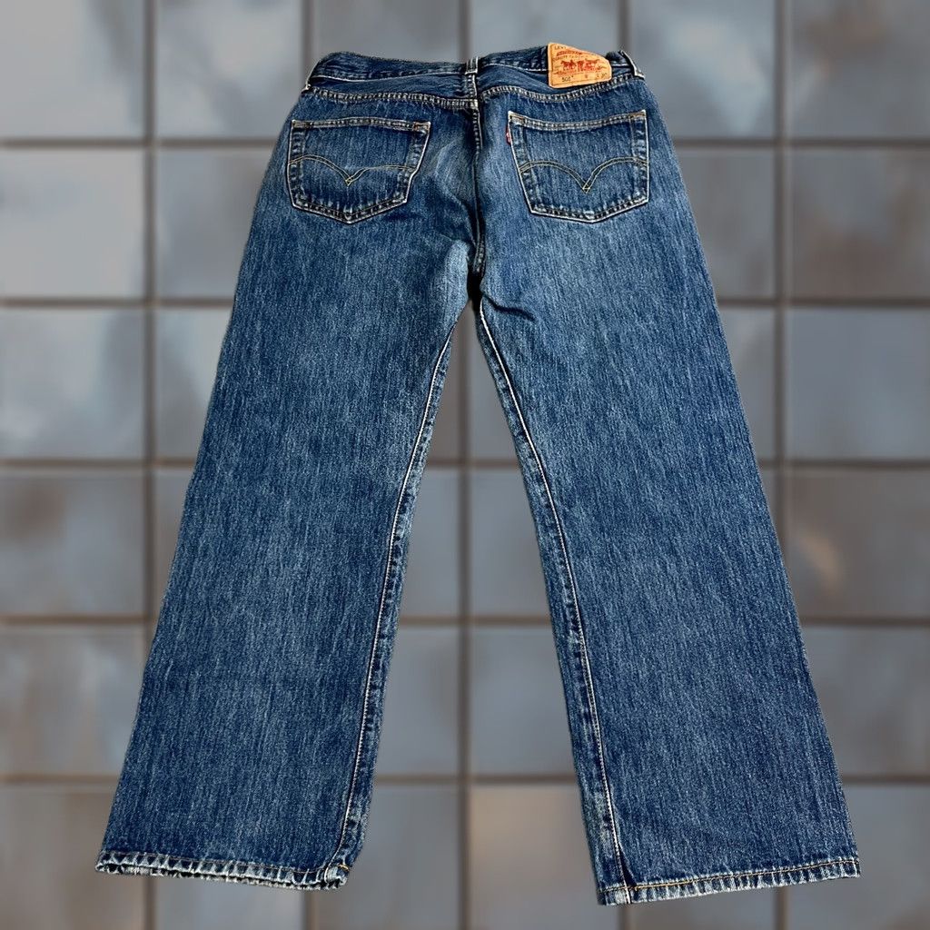 Levi's VINTAGE Levi's 501 Jeans Regular Straight 34 30 Mid Wash Blue Button Fly Mens Adults/Men Size US 34 / EU 50 - 1 Thumbnail