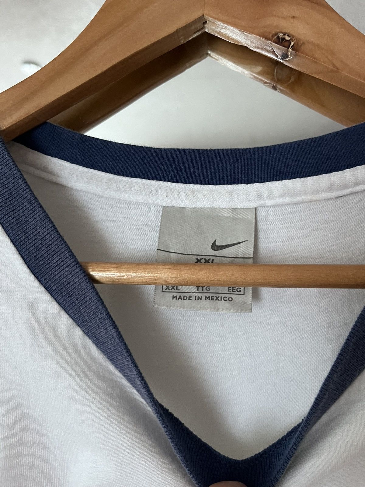 Nike VINTAGE Y2K NIKE MINI SWOOSH LONG SLEEVE TEE Size US XL / EU 56 / 4 - 4 Thumbnail