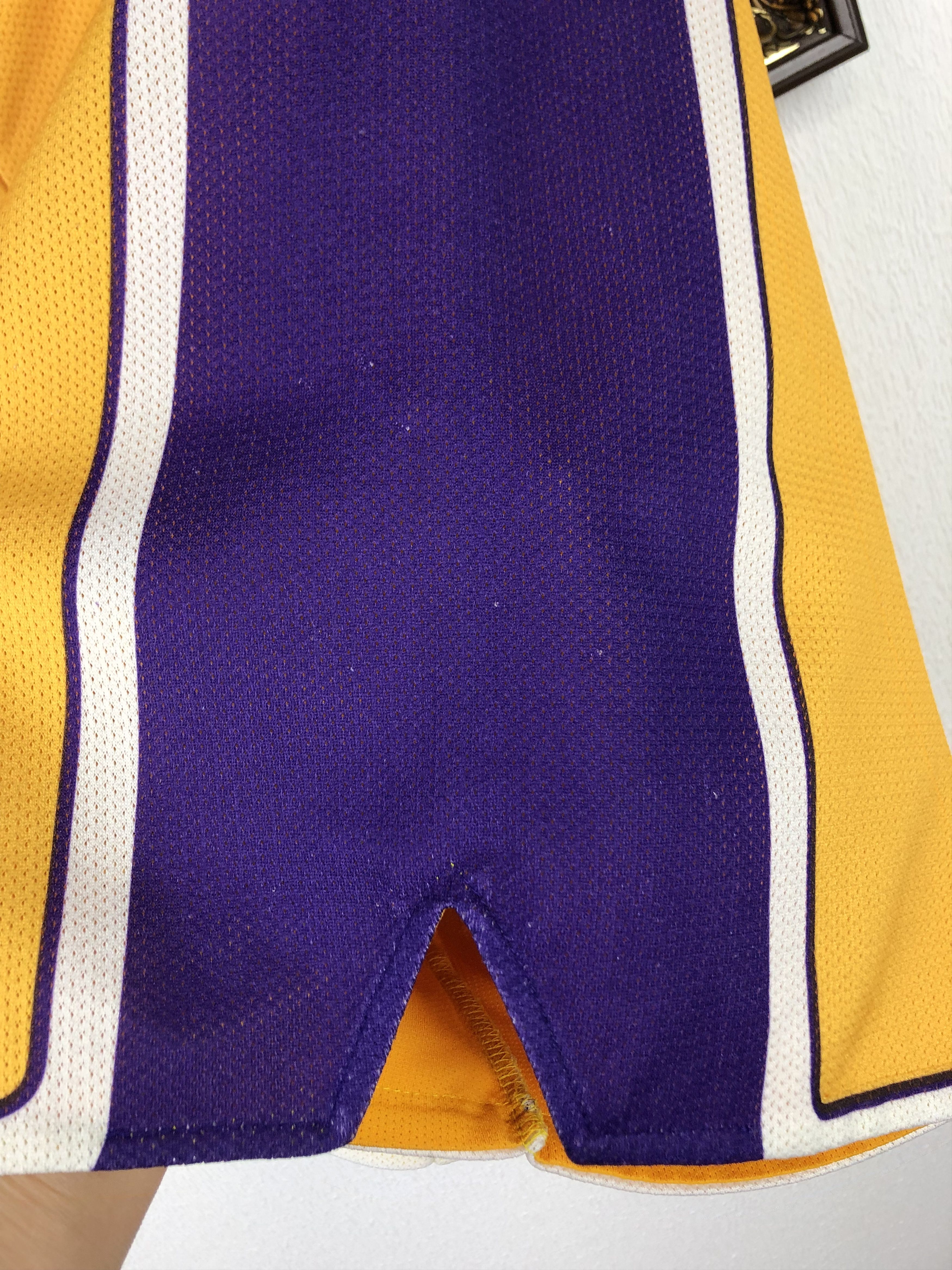 Champion Vintage 90's Champion Los Angeles Lakers NBA Mens Shorts XL Size US 36 / EU 52 - 4 Thumbnail