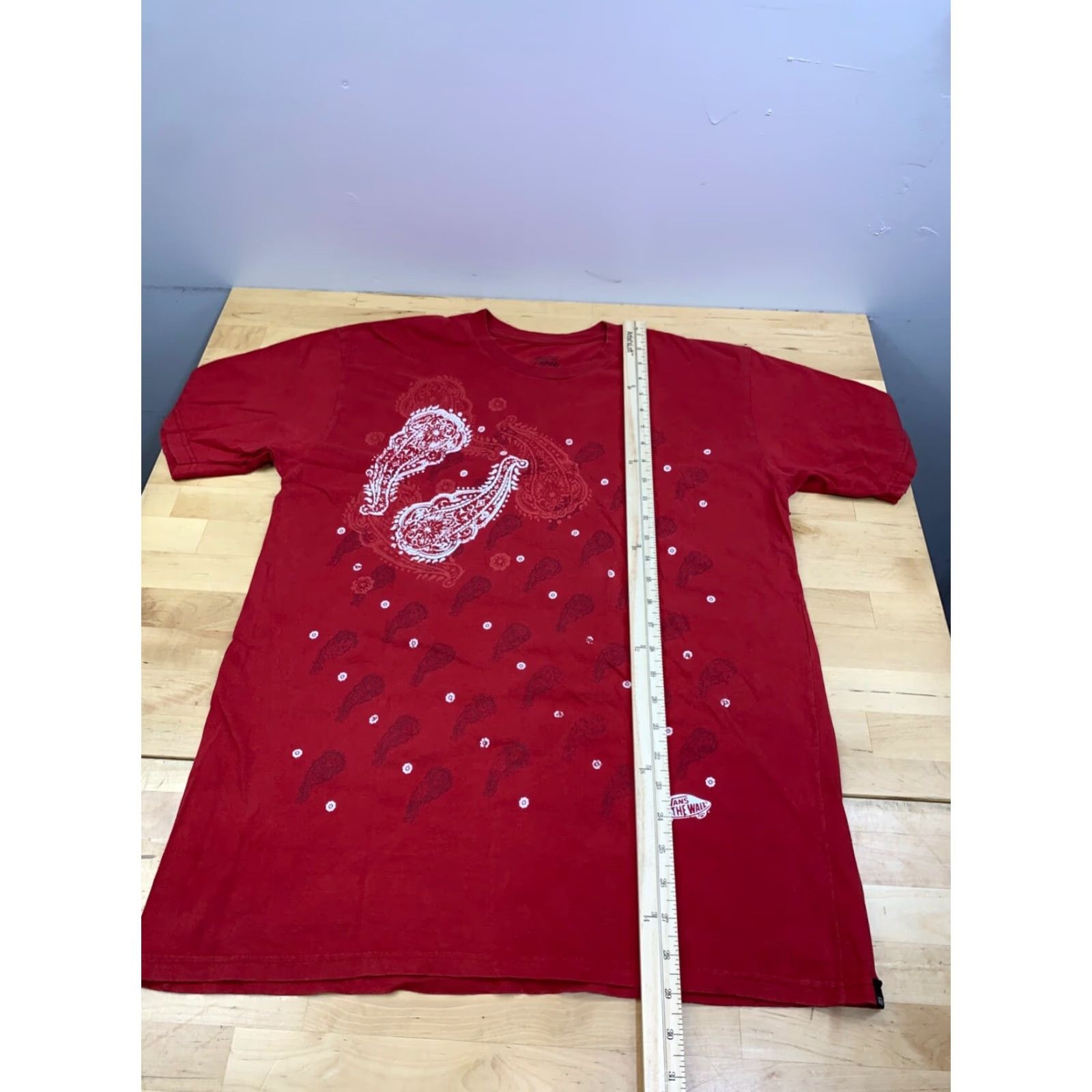 Levi's Levi's Shirt Mens L Red Bandana Graphic Print Short Sleeve Crew Neck T-Shirt 11456 Size US L / EU 52-54 / 3 - 3 Thumbnail