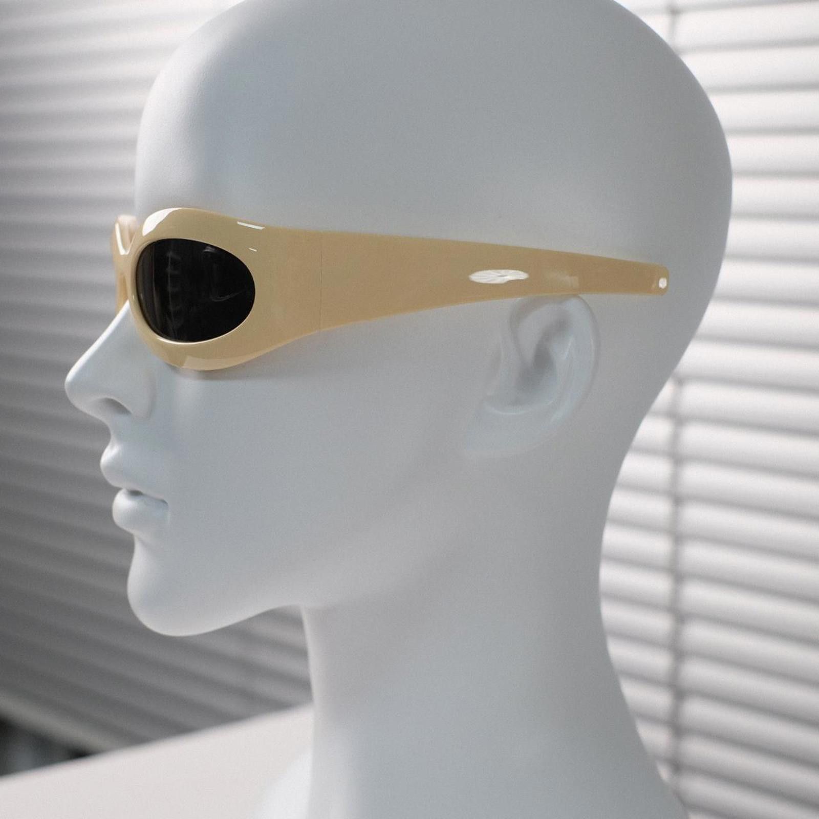 Japanese Brand Vtg Y2K Avant Garde Sunglasses Cream Unisex One Size Size ONE SIZE - 3 Thumbnail