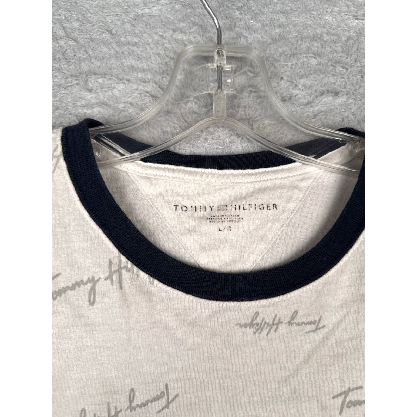 Tommy Hilfiger Tommy Hilfiger Shirt Adult XL White 100% Cotton Logo AOP Crew Neck Mens Size US XL / EU 56 / 4 - 7 Thumbnail