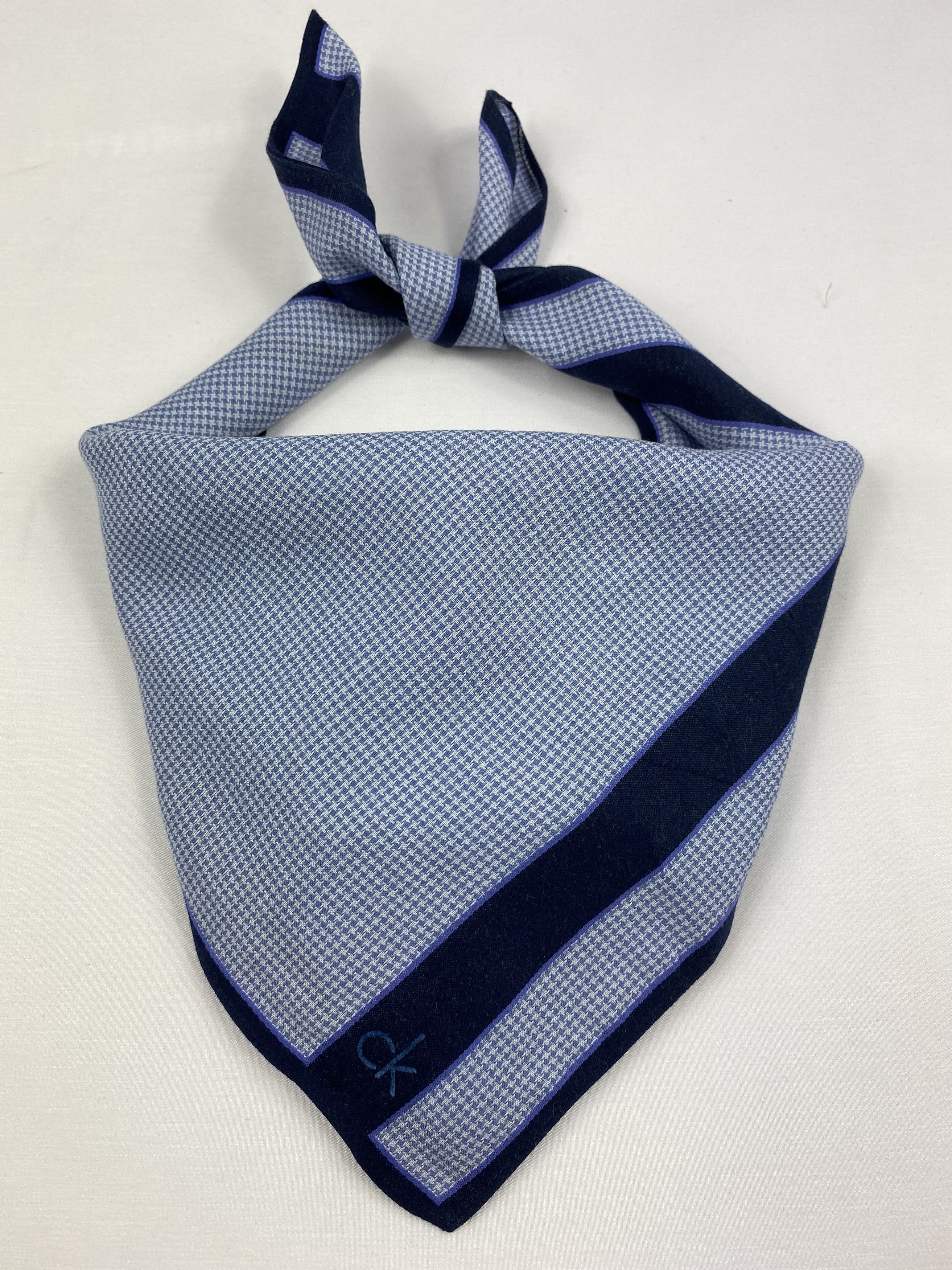 Calvin Klein Calvin Klein Handkerchiefs / Bandana / Neckerchief Size ONE SIZE - 1 Thumbnail