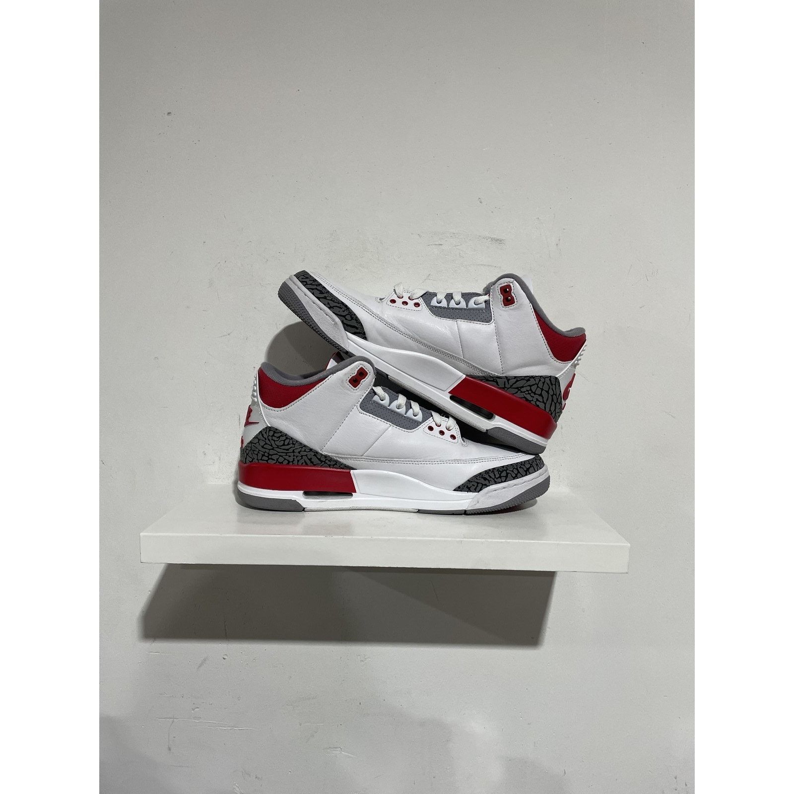 Jordan Brand JORDAN 3 RETRO FRE RED SIZE 11 PREOWNED Size US 11 / EU 44 - 3 Thumbnail