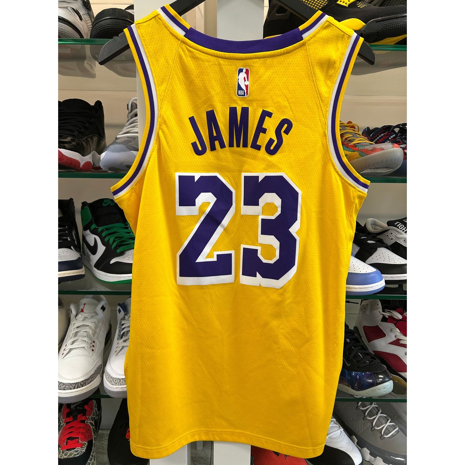 NBA × Nike Los Angeles Lakers LeBron James #23 Icon Edition jersey Size US M / EU 48-50 / 2 - 3 Thumbnail