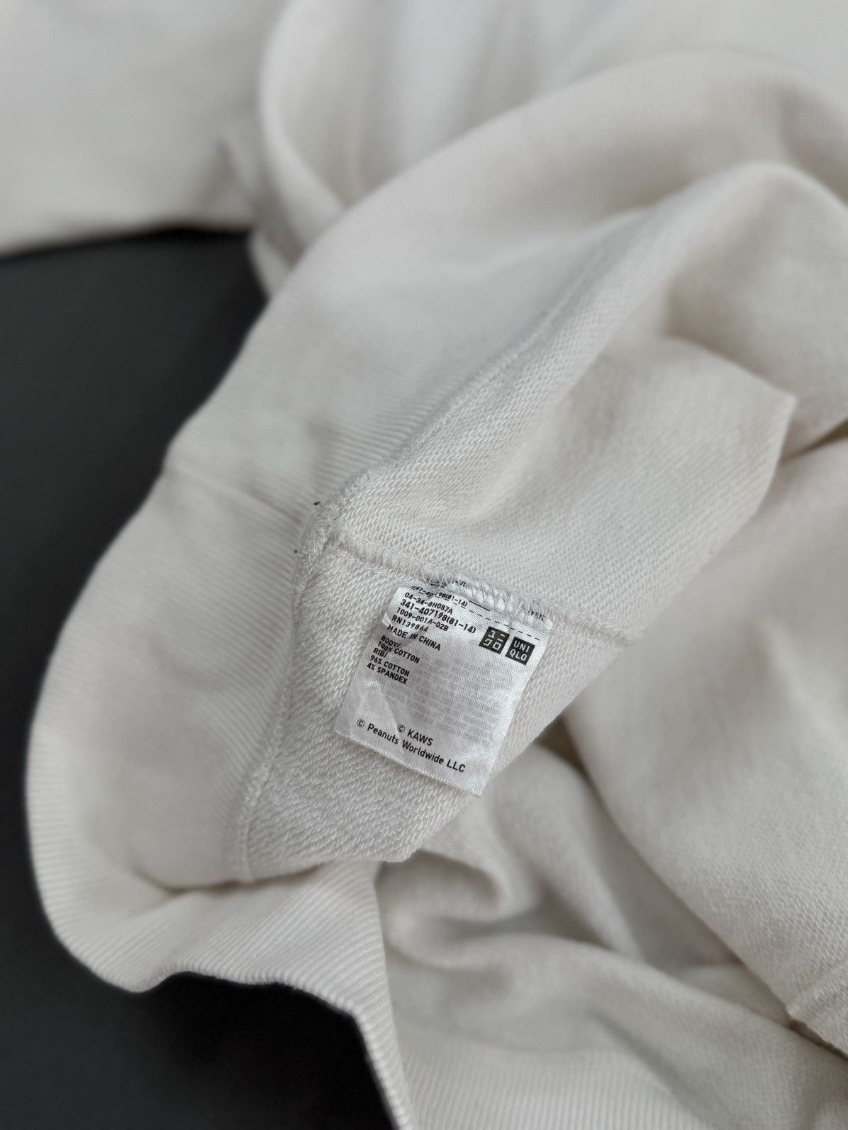 Kaws × Peanuts × Uniqlo Distressed Uniqlo x Kaws x Peanuts Graphic Sweatshirt Size US S / EU 44-46 / 1 - 17 Thumbnail