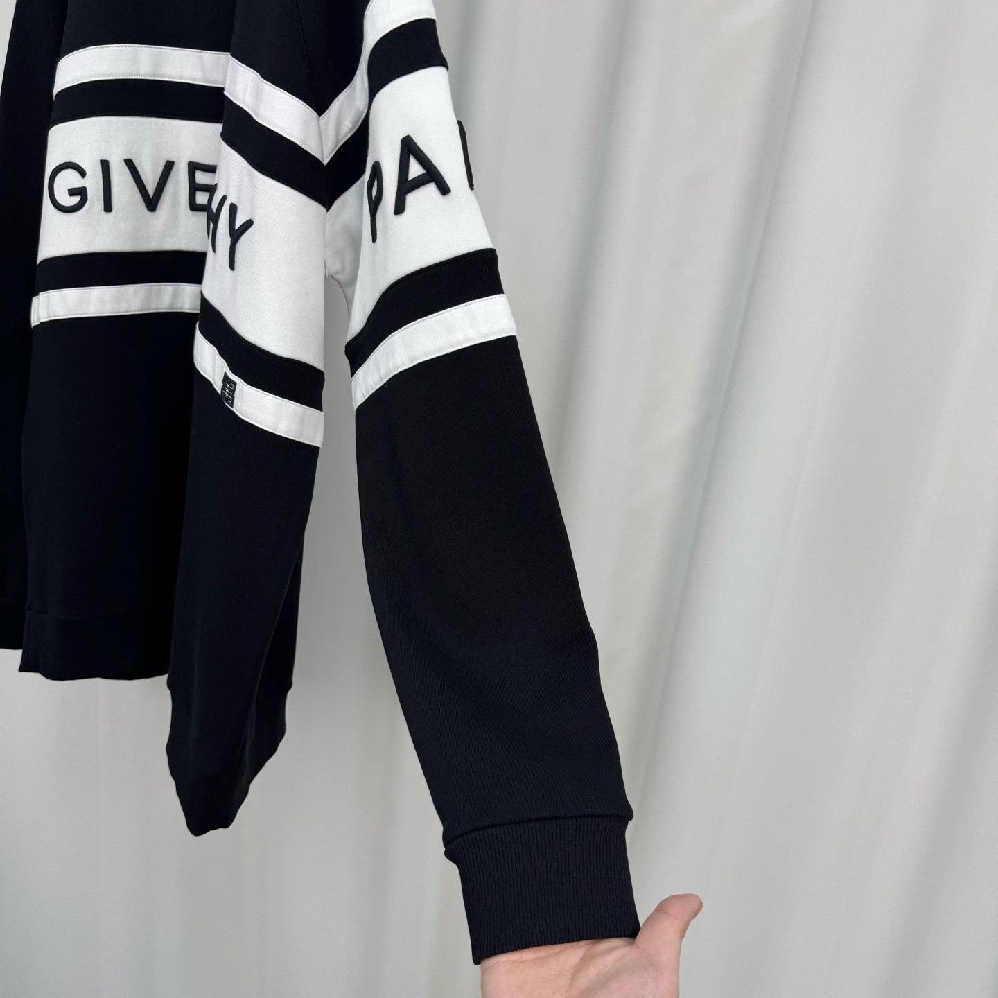 Givenchy Givenchy Embroidered Letter Sweatshirt Size US L / EU 52-54 / 3 - 4 Thumbnail