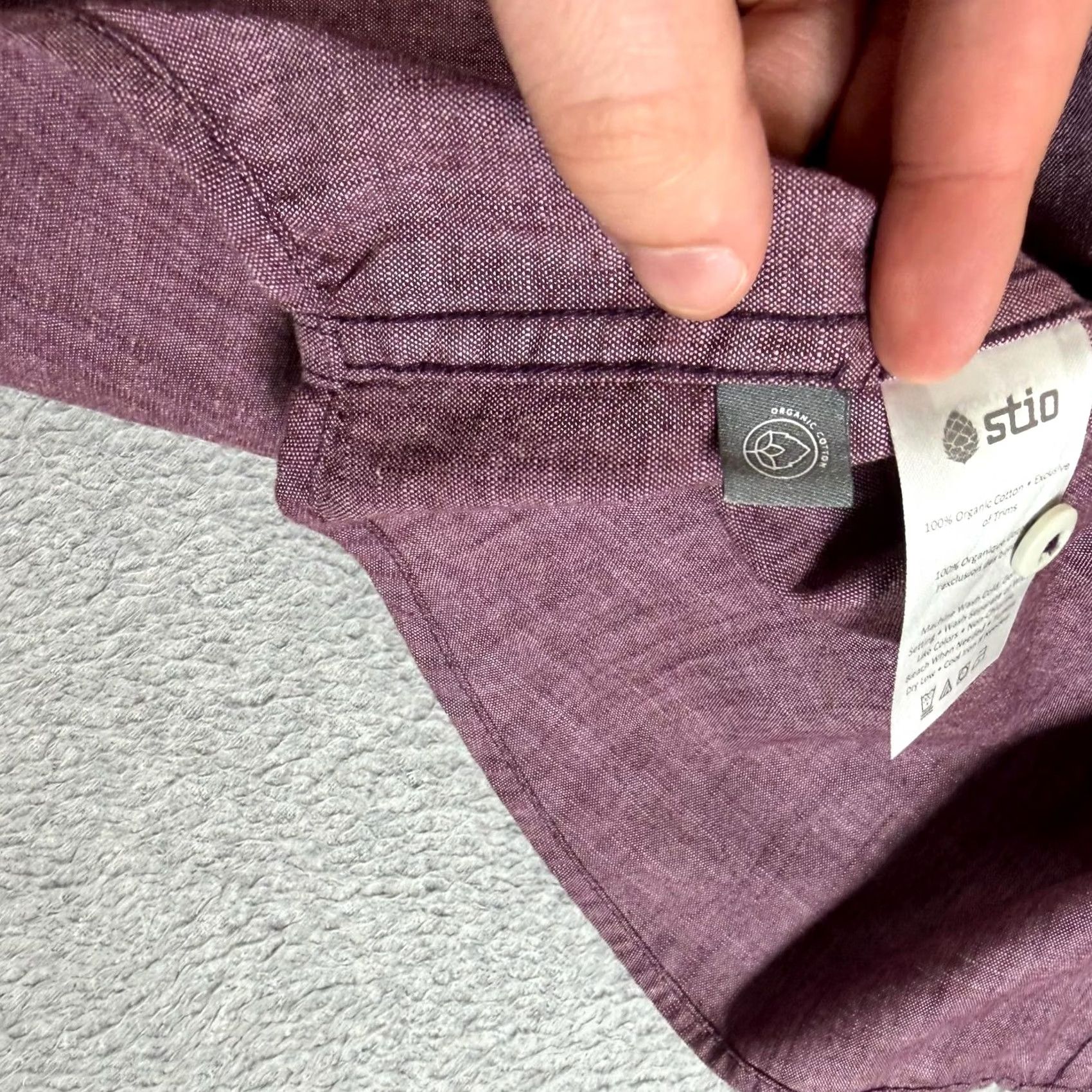 Logo 7 Stio Shirt Mens Large Red Chambray Snap Front Organic Cotton Outdoor Hike Logo Size US L / EU 52-54 / 3 - 5 Thumbnail