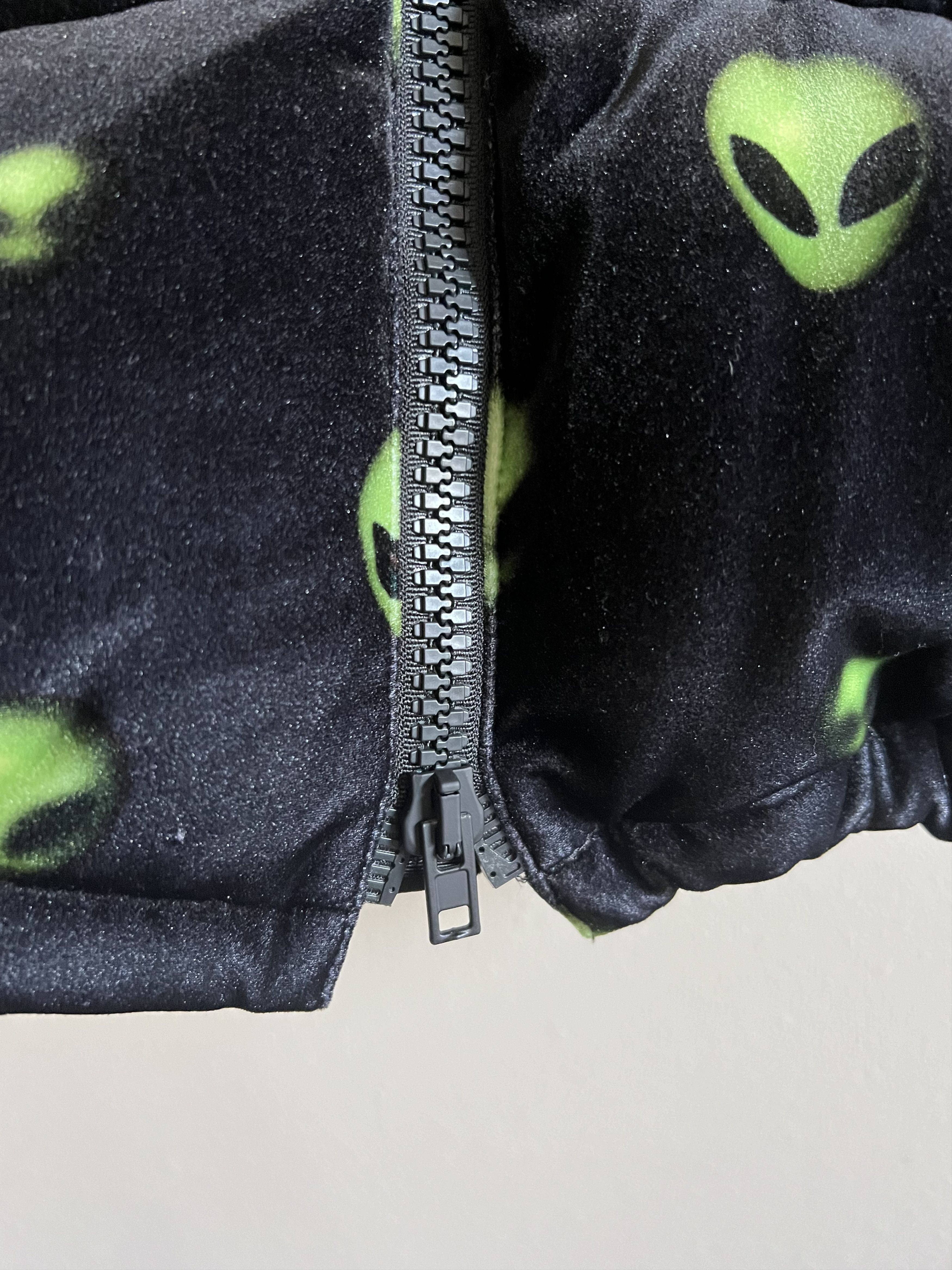 Vetements Vetements Extra Terrestrial Alien Velvet Jacket in Black Size US XL / EU 56 / 4 - 5 Thumbnail