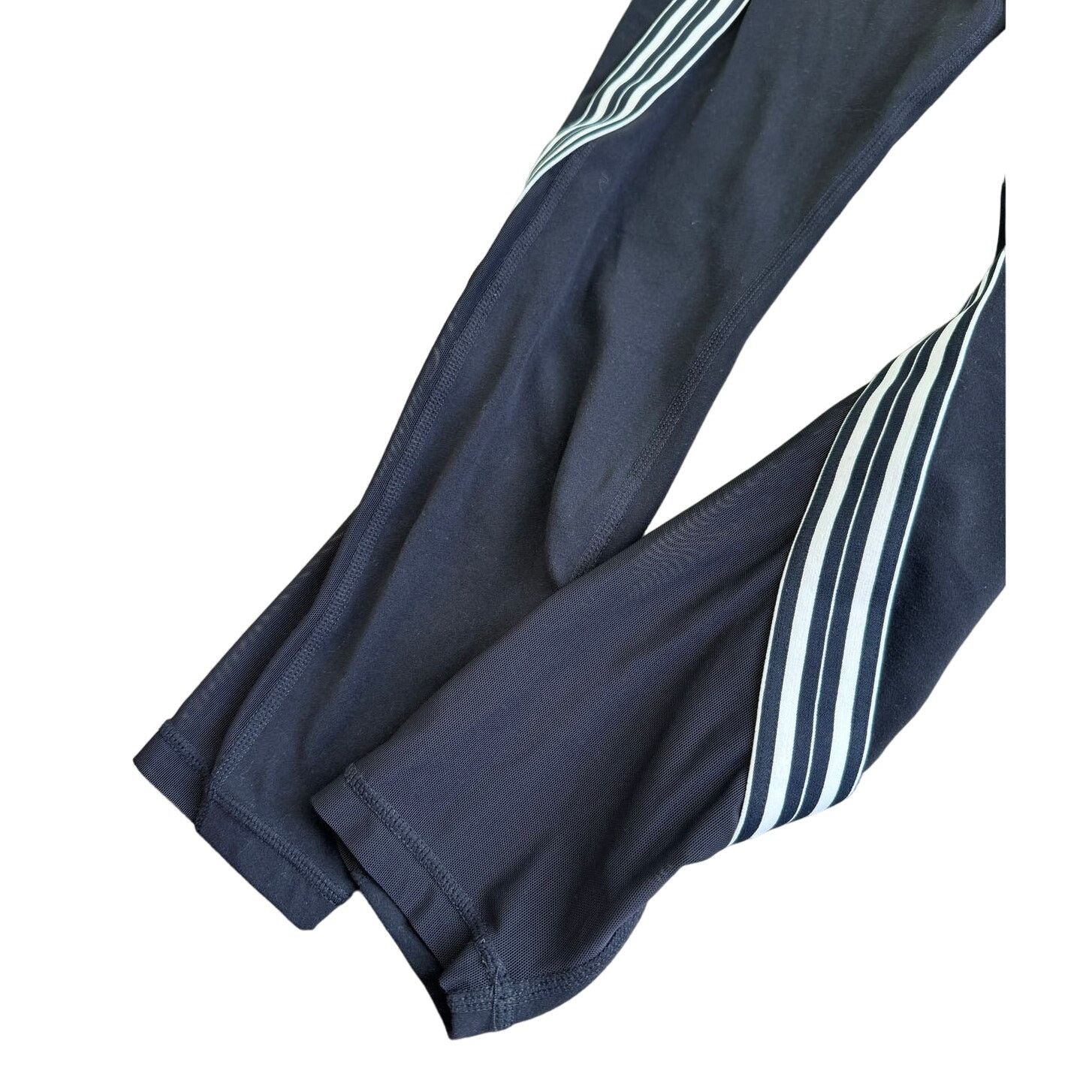 Athleta Athleta Side Stripe Salutation 7/8 Legging, Mesh Accent Size 26" / US 2 / IT 38 - 2 Thumbnail