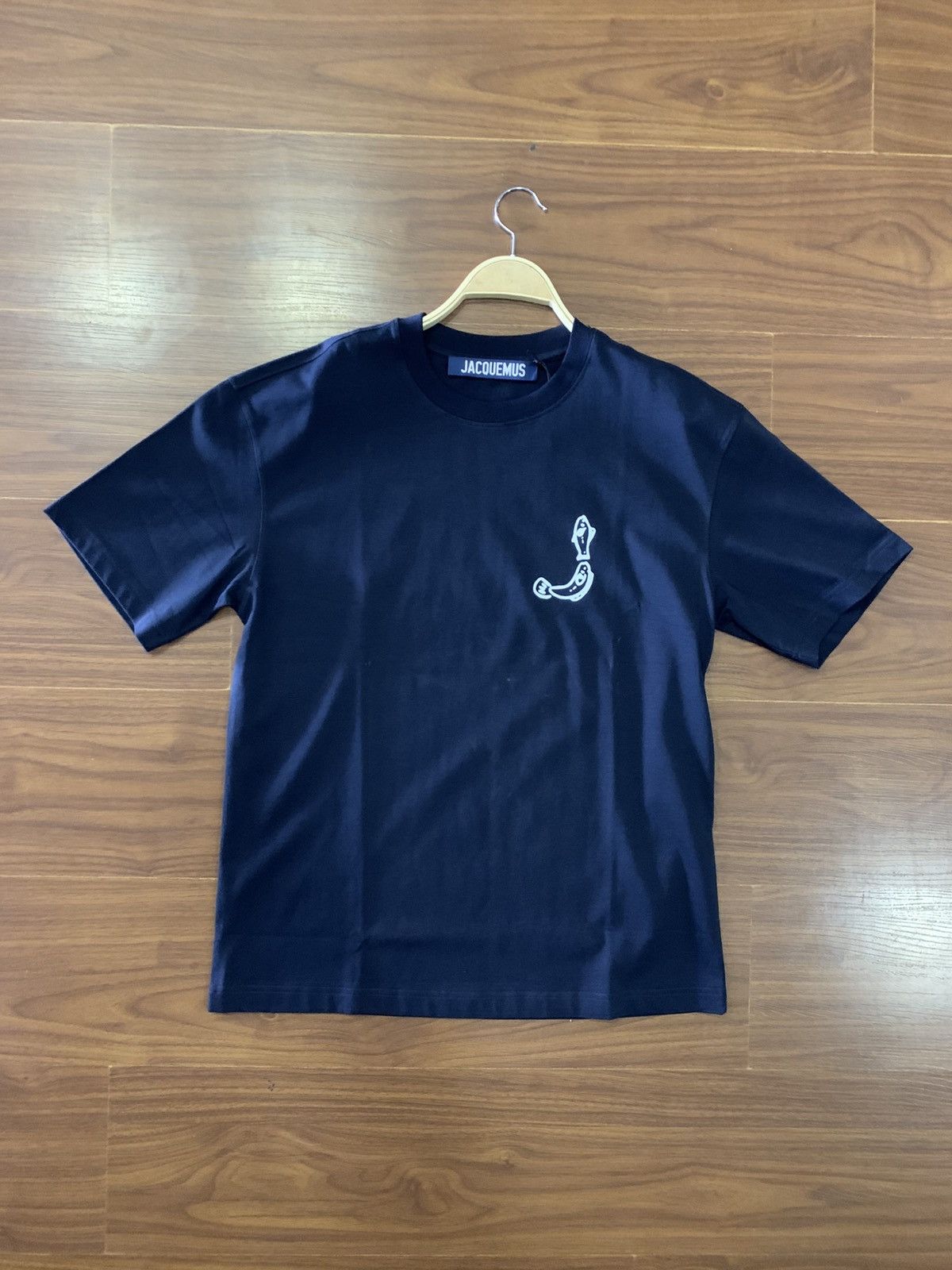Jacquemus Jacquemus FW24 'mèru' Blue T-shirt With Fisherman Print Size US S / EU 44-46 / 1 - 1 Thumbnail