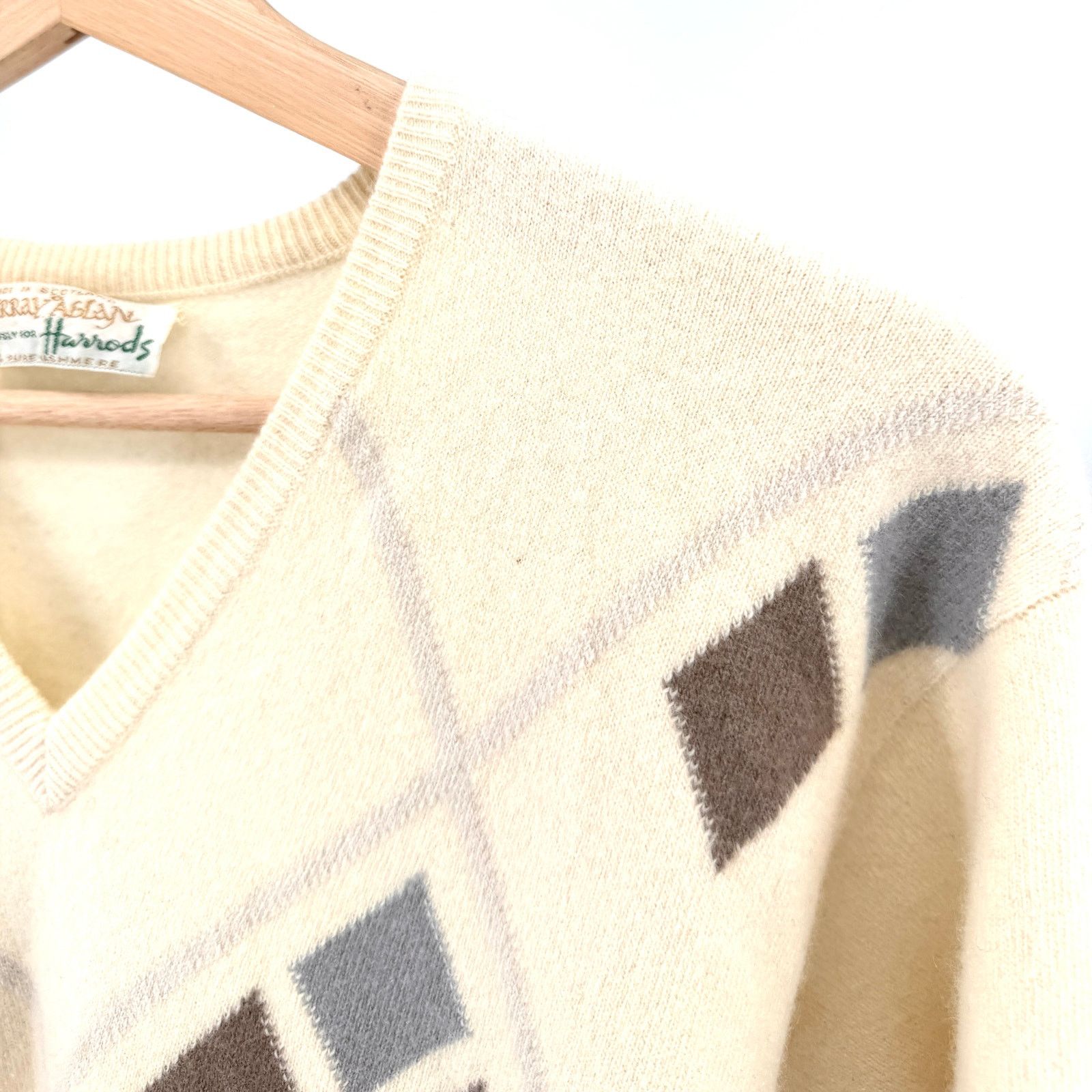 Harrods Vintage 70s Cream 100% Cashmere Argyle V-Neck Sweater Size US S / EU 44-46 / 1 - 2 Thumbnail