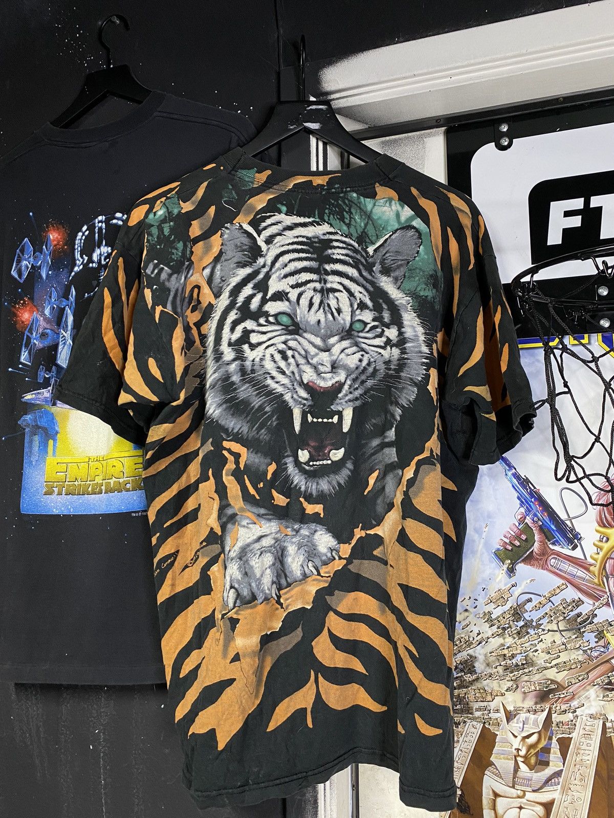 Liquid Blue × Vintage Vintage 1995 Tiger Liquid Blue T-Shirt Adult Size XLarge Size US XL / EU 56 / 4 - 9 Thumbnail