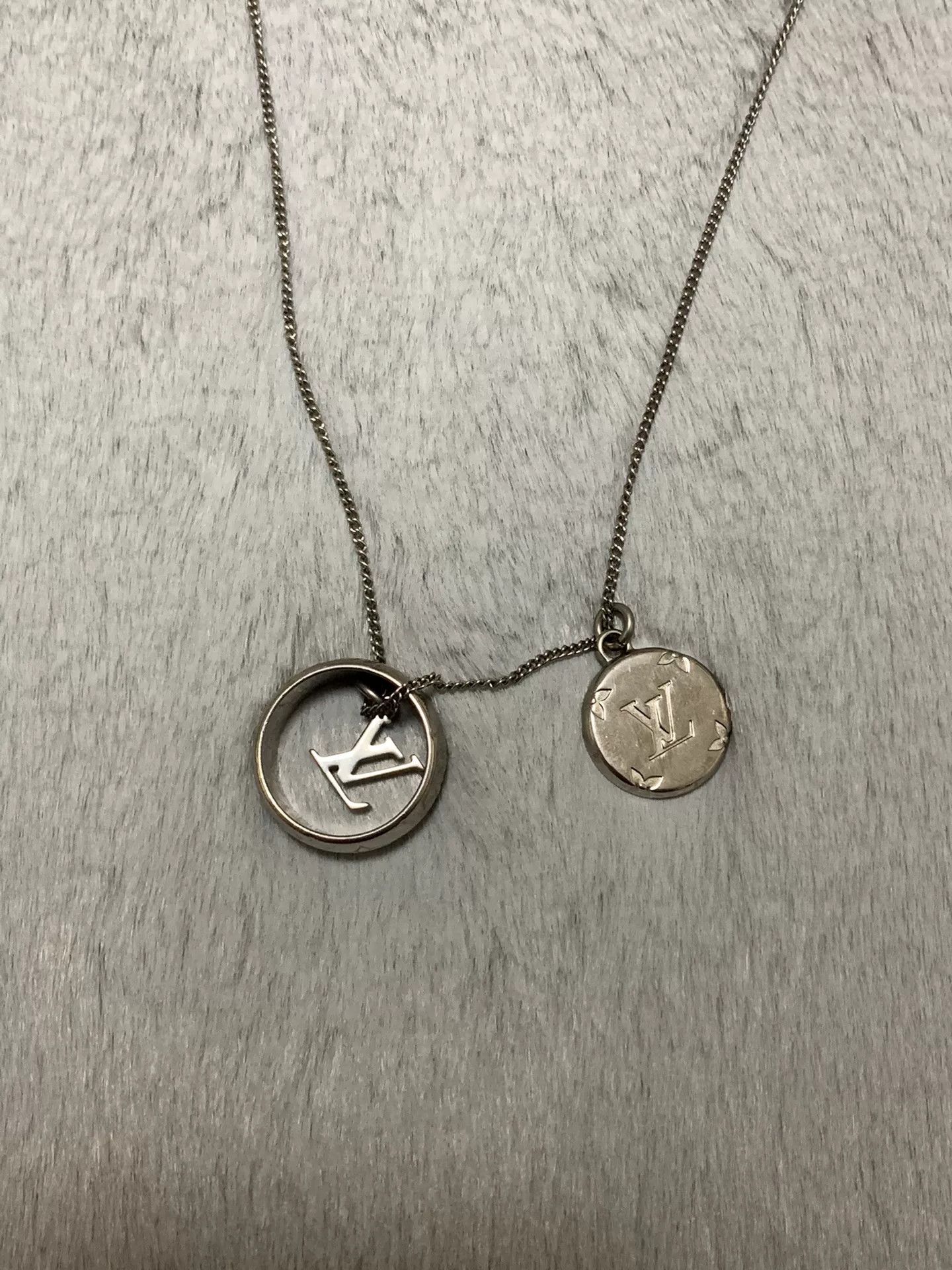 Louis Vuitton Louis Vuitton Monogram Pendant Necklace Size ONE SIZE - 1 Thumbnail