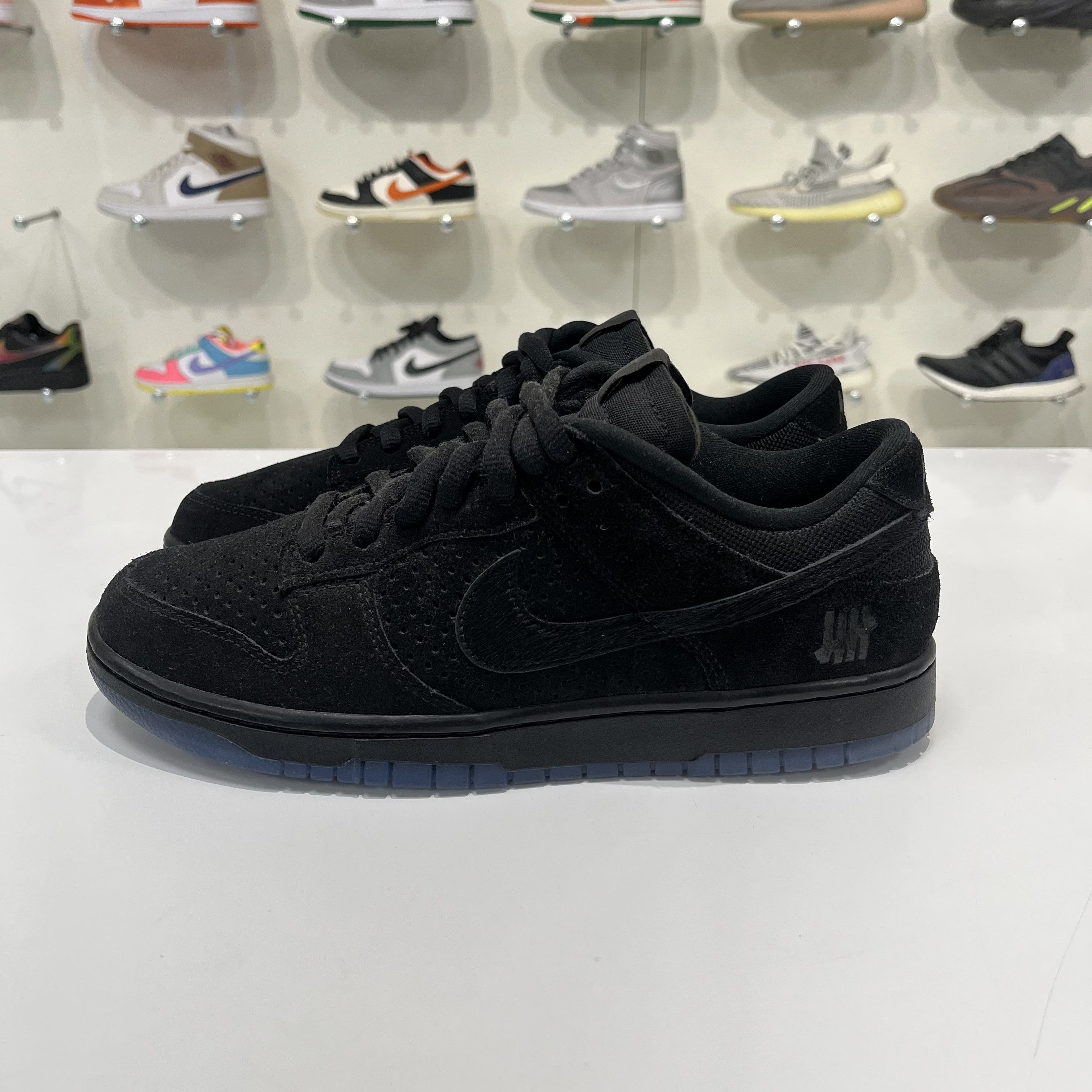 Nike Nike Dunk Low SP Undefeated 5 On It Black Size US 9 / EU 42 - 2 Thumbnail