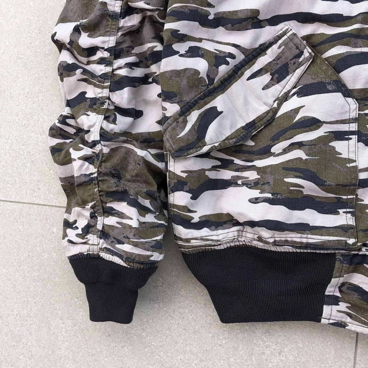 Japanese Brand VTG Divided Camo Bomber Jacket Raf Simons Archive Inspired Size US XL / EU 56 / 4 - 12 Thumbnail