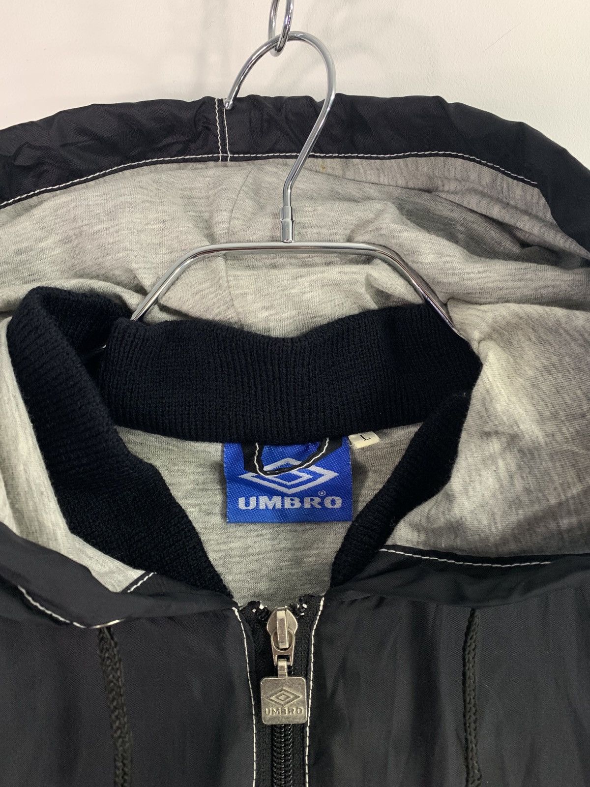 Umbro × Vintage Vintage Umbro FC Ajax 90s Training Hooded Jacket L/XL Size Size US L / EU 52-54 / 3 - 9 Thumbnail