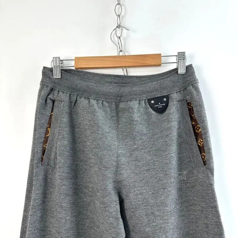Louis Vuitton Louis Vuitton Men's Casual Pants in Gray . Size US 26 / EU 42 - 3 Thumbnail
