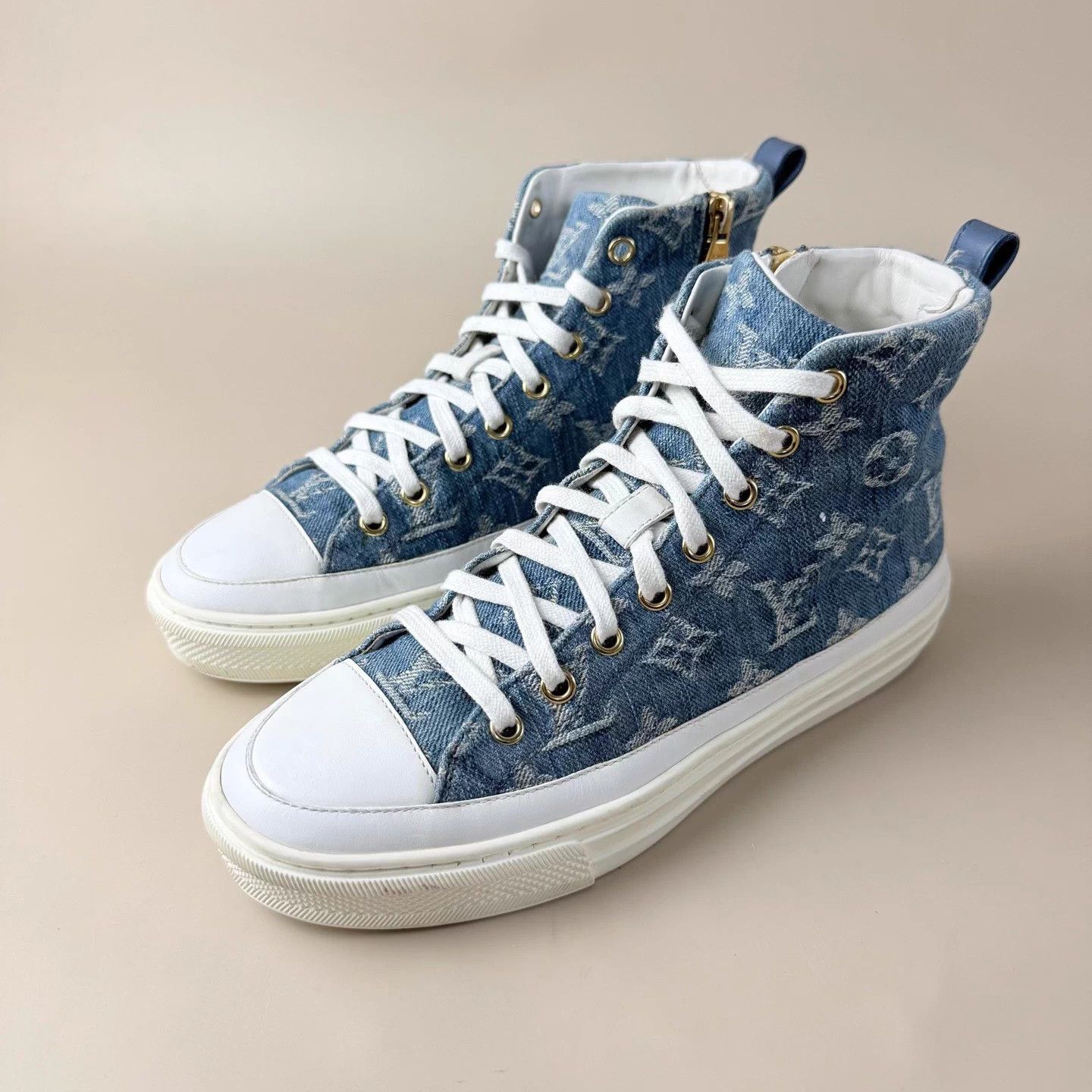 Louis Vuitton Louis Vuitton white/blue monogram sneakers EU 36 95 new Size US 5 / IT 35 - 1 Thumbnail