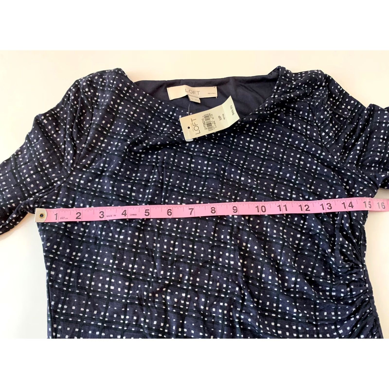 Ann Taylor NWT Ann Taylor Loft Dress Navy Blue White Geometric Short Sleeve Knee Length Women’s 1/2 Sleeve Petite Size M Pencil Dress Multicolor Casual Womens Size M / US 6-8 / IT 42-44 - 4 Thumbnail