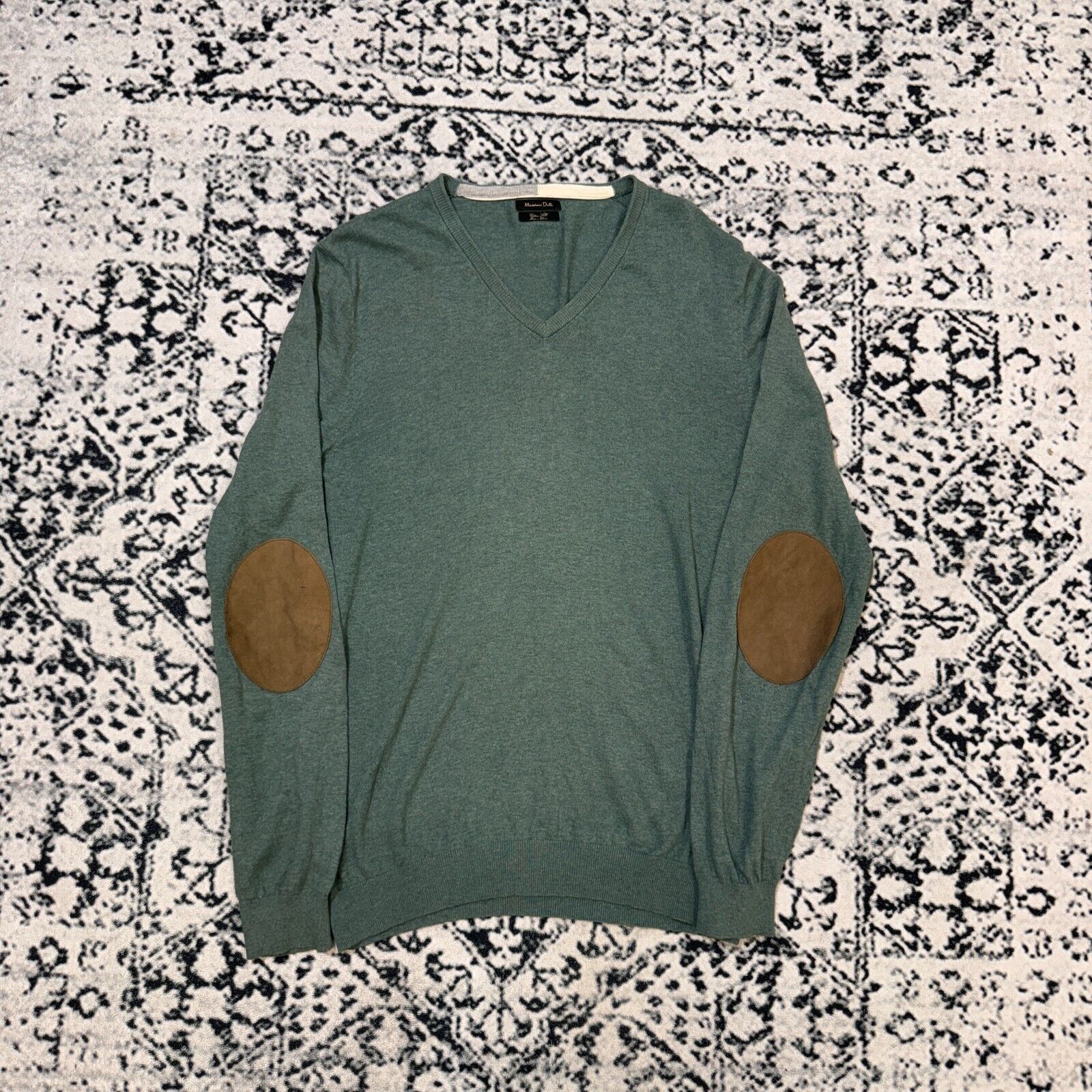 Massimo Dutti × Vintage Vintage Massimo Dutti Green Wool V-Neck Sweater Size L 90s Size US L / EU 52-54 / 3 - 1 Thumbnail