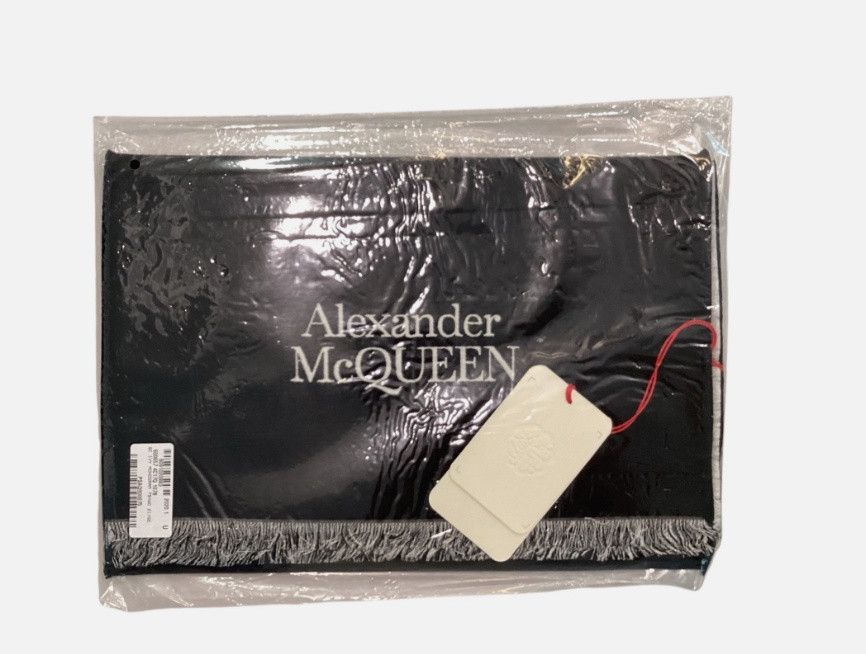 Alexander McQueen Alexander McQueen Reversible Wool Scarf Black Ivory Italy Size ONE SIZE - 8 Thumbnail