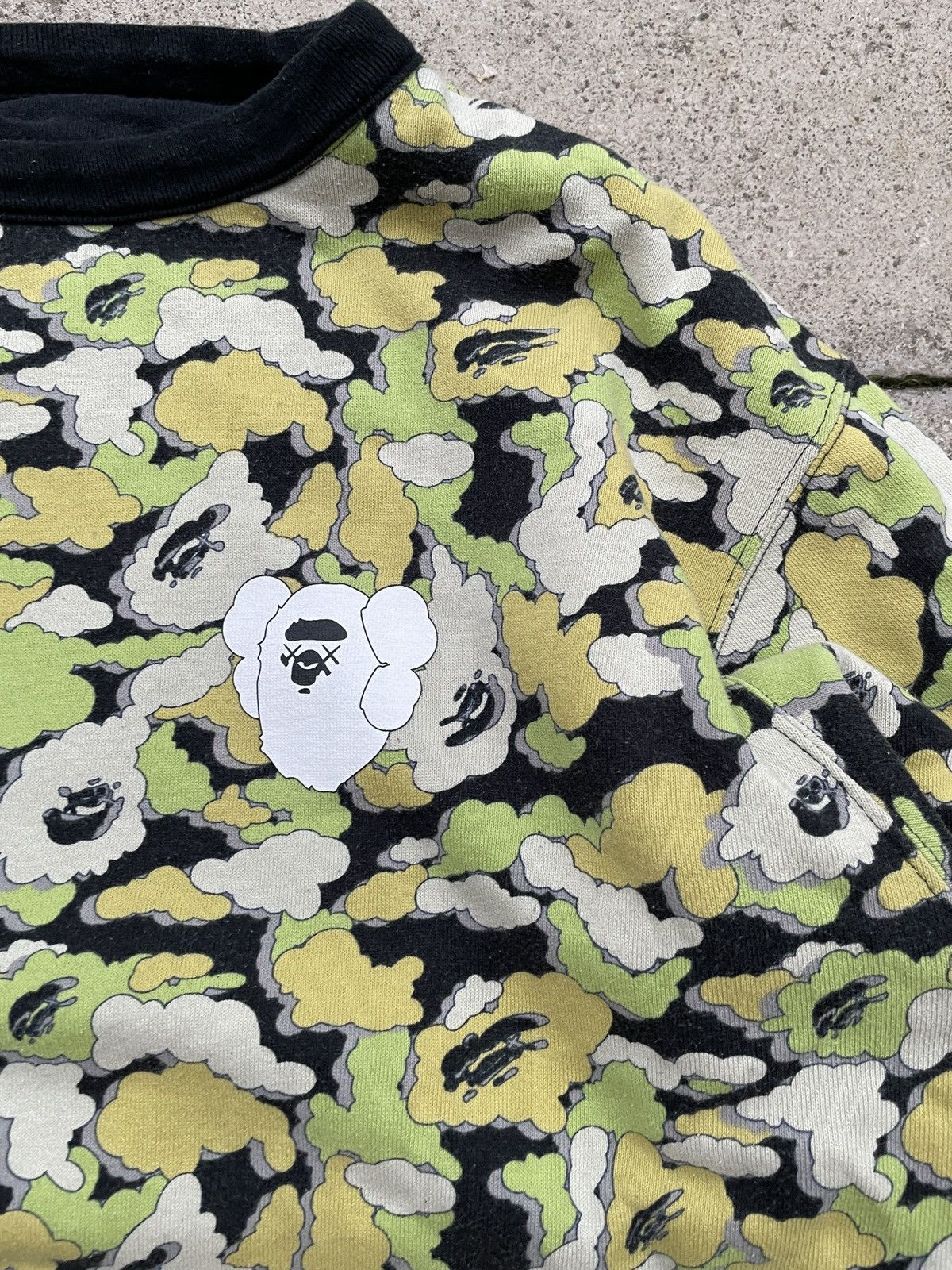 Bape × Kaws bape x kaws reversible cloud camo crewneck Size US M / EU 48-50 / 2 - 4 Thumbnail