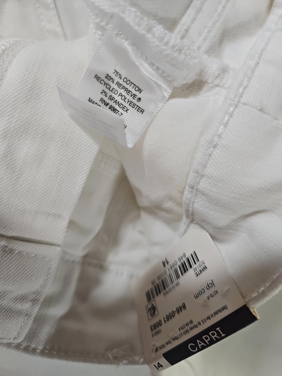 St. Johns Bay St. John’s Bay MidRise Capri Jeans 14 White Stretch NWT NWD Size 36" / US 14 / IT 50 - 4 Thumbnail