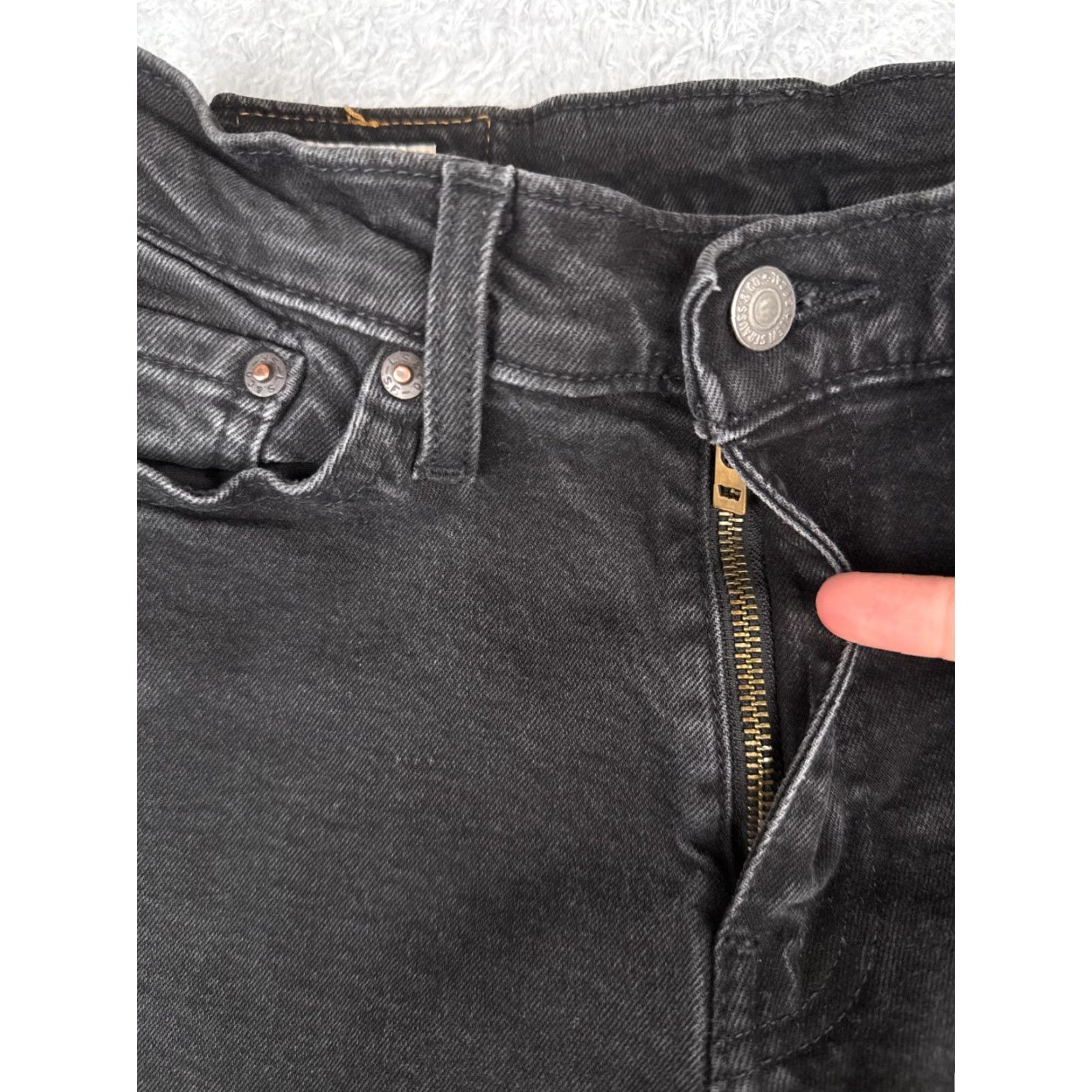 Levi's Levi's Jeans Mens 514 29x29 Black Denim Cotton Blend Straight 5-Pocket Comfort Medium Wash Vintage No N/A Size US 30 / EU 46 - 5 Thumbnail