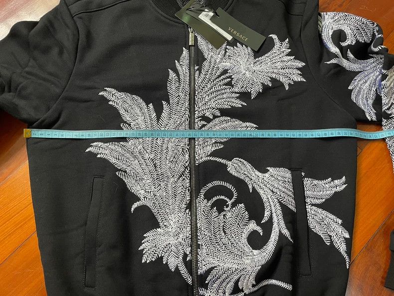Versace Versace Reworked embroidered coat Size US S / EU 44-46 / 1 - 7 Thumbnail