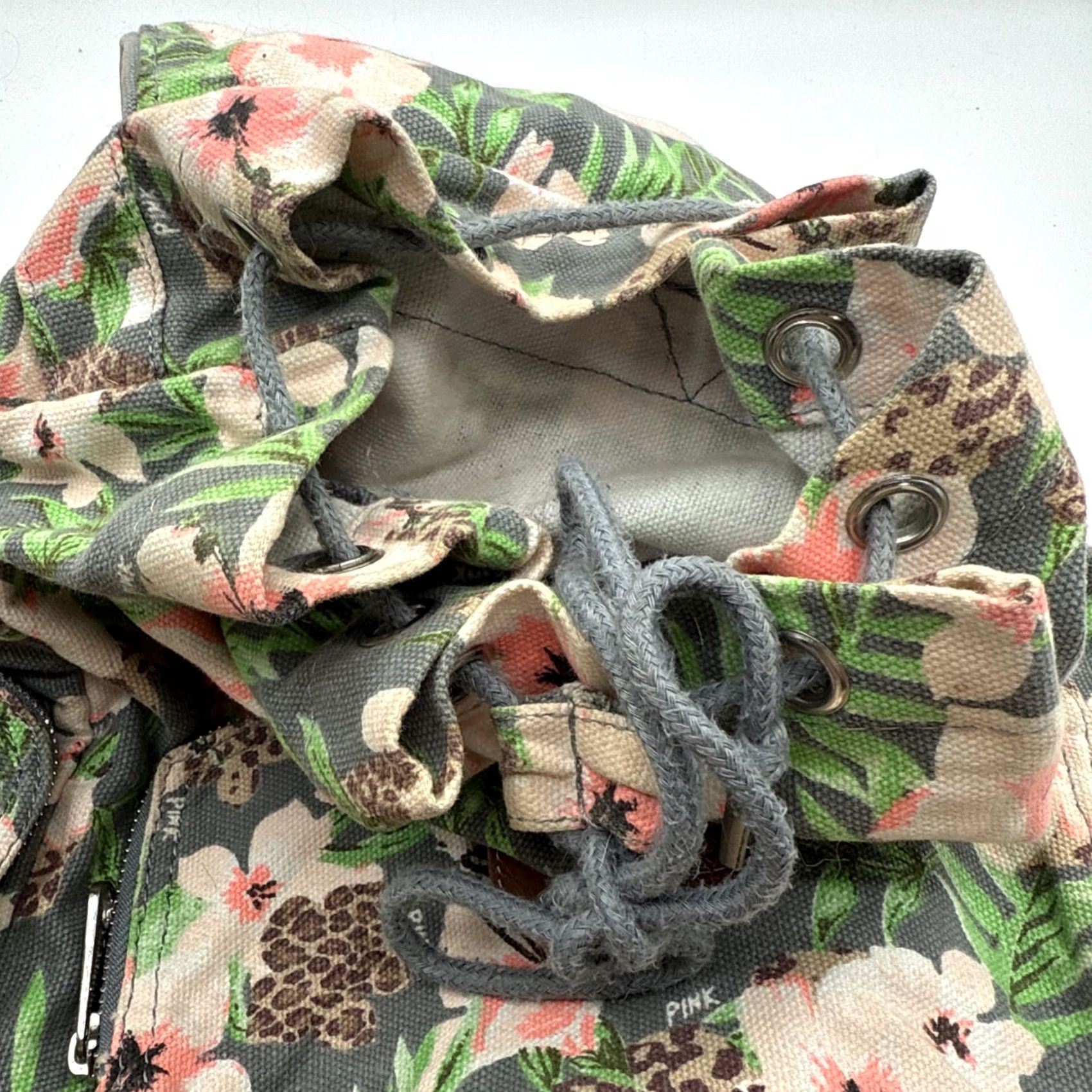 Victoria's Secret Victoria's Secret PINK Backpack Womens Large Wild Tropical Floral Canvas Bag 12x17x6 Adjustable Straps Casual Tropical 90s? Size ONE SIZE - 5 Thumbnail